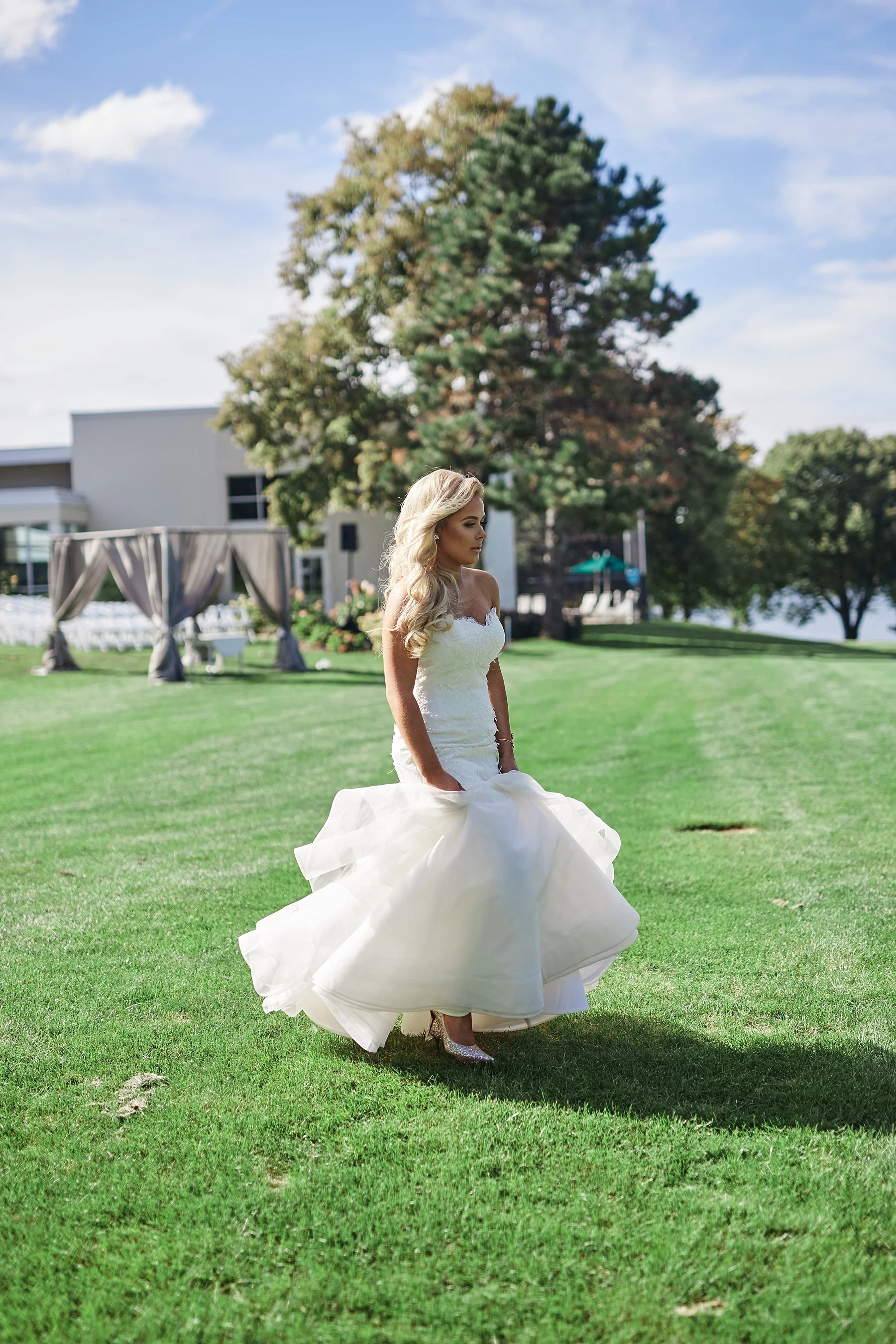 Lafayette-Club-Wedding-Wayzata-Minnesota-the-black-tux-go-glow-stuart-weutzman-lakumcollection-harvest-home-wayzata_0415.jpg