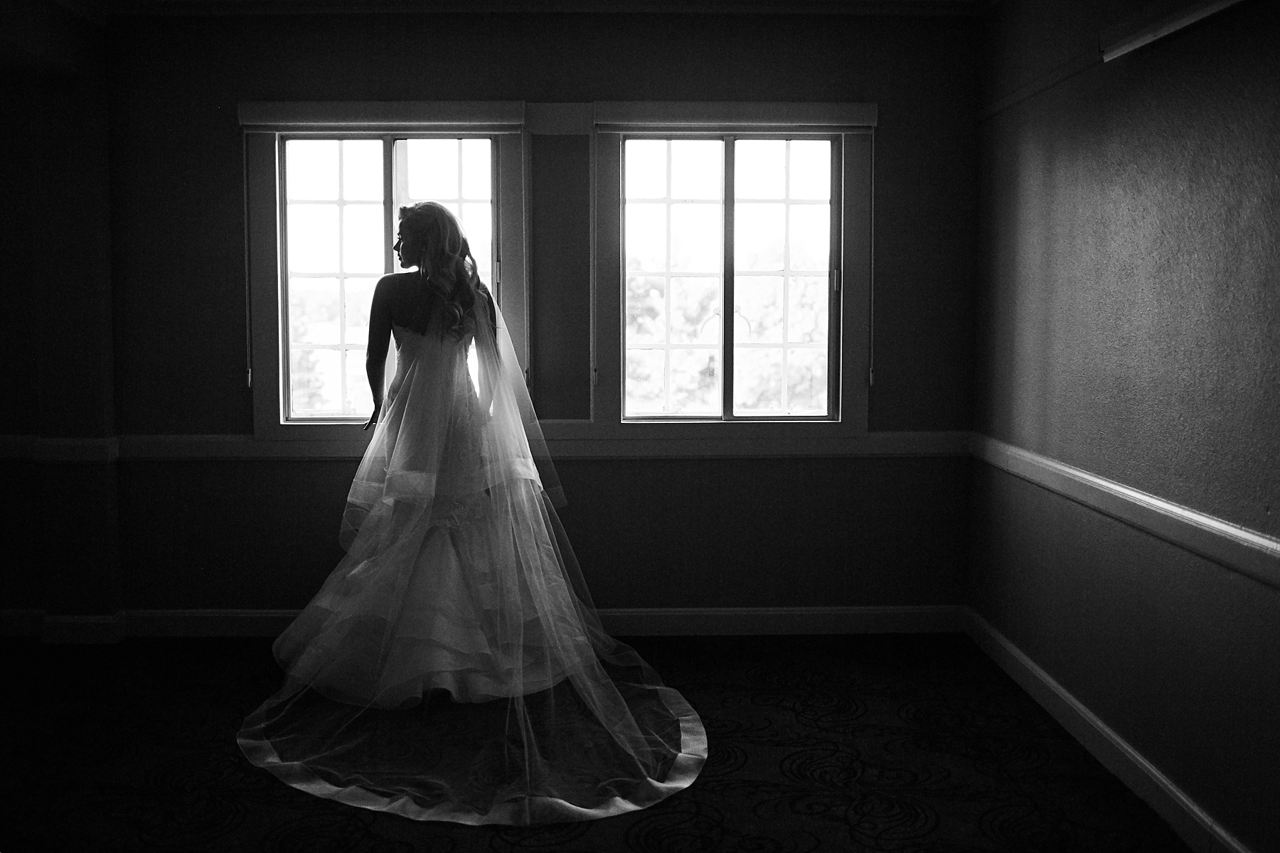 Lafayette-Club-Wedding-Wayzata-Minnesota-the-black-tux-go-glow-stuart-weutzman-lakumcollection-harvest-home-wayzata_0442.jpg