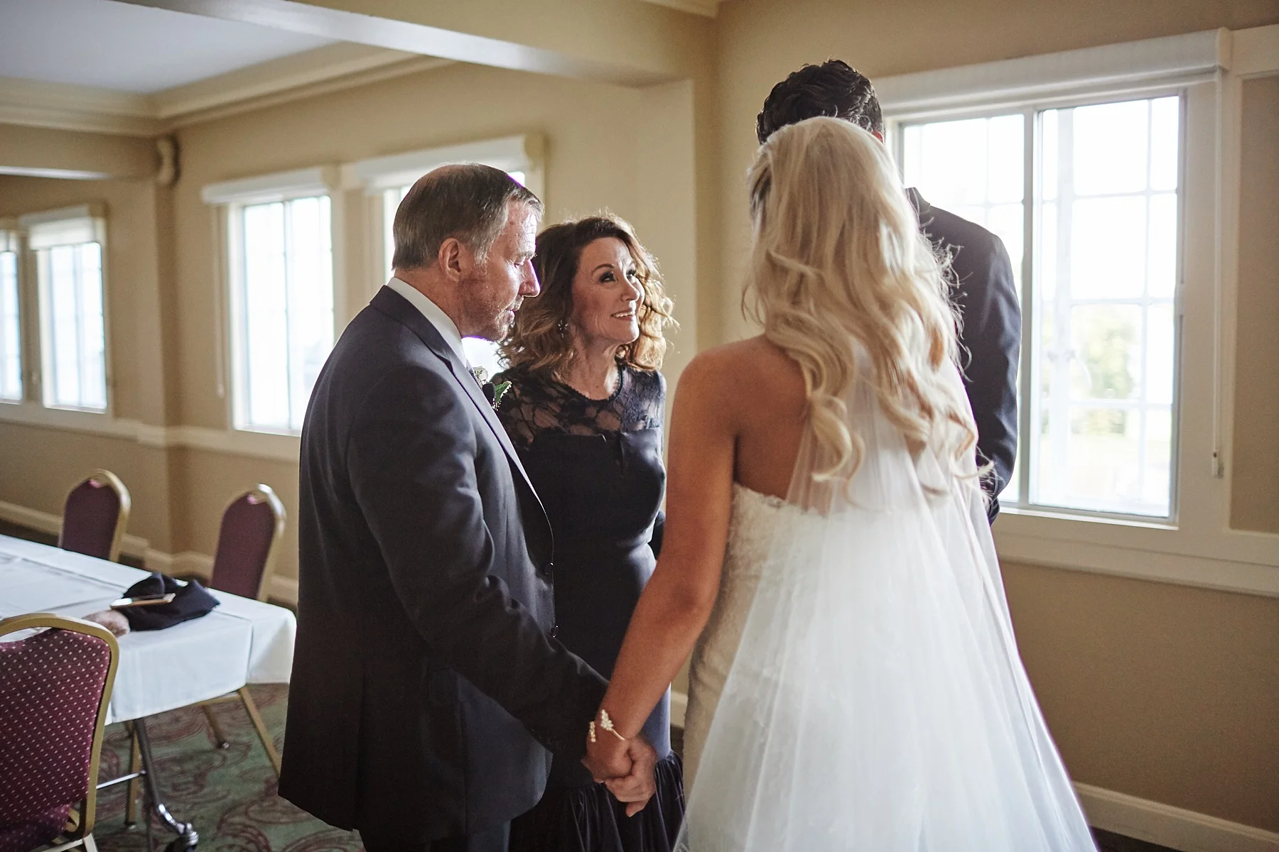 Lafayette-Club-Wedding-Wayzata-Minnesota-the-black-tux-go-glow-stuart-weutzman-lakumcollection-harvest-home-wayzata_0444.jpg