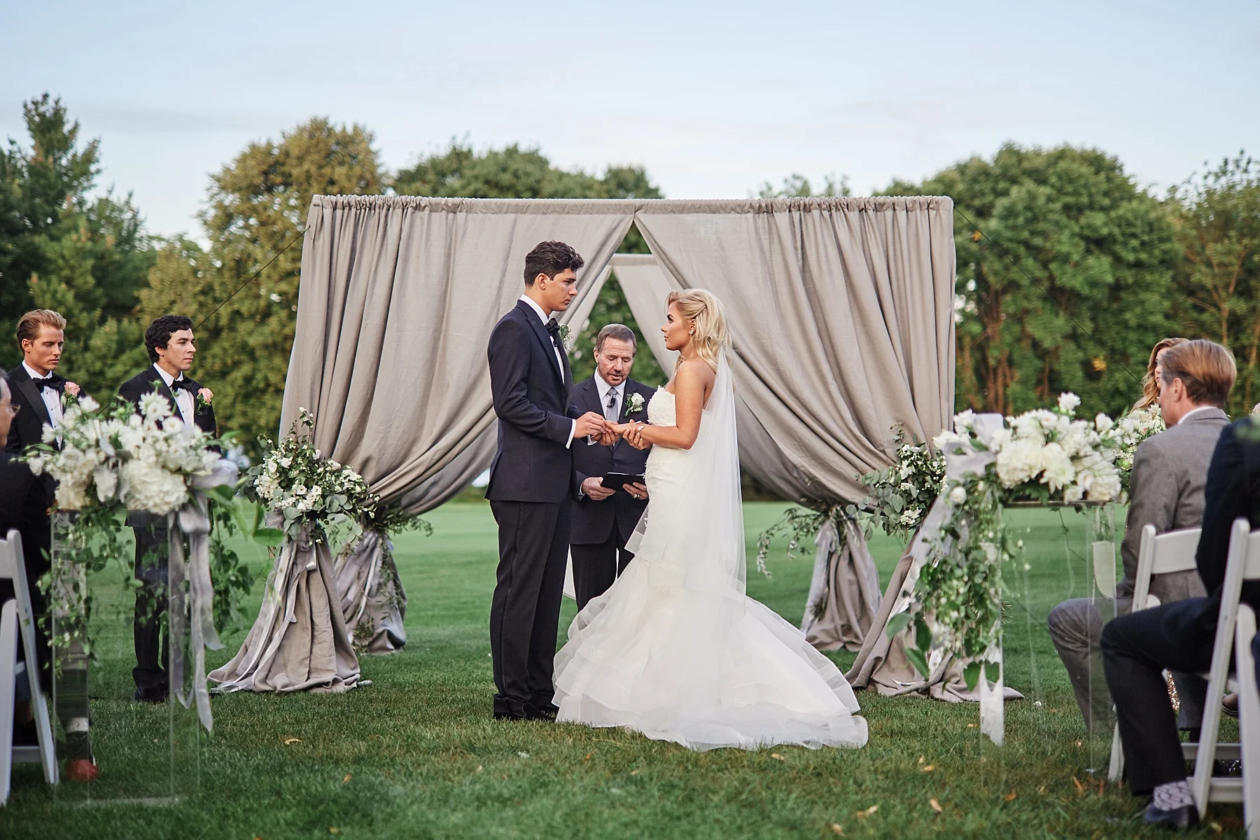 Lafayette-Club-Wedding-Wayzata-Minnesota-the-black-tux-go-glow-stuart-weutzman-lakumcollection-harvest-home-wayzata_0463.jpg