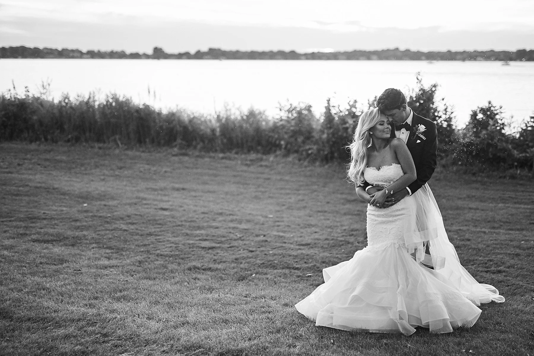 Lafayette-Club-Wedding-Wayzata-Minnesota-the-black-tux-go-glow-stuart-weutzman-lakumcollection-harvest-home-wayzata_0471.jpg