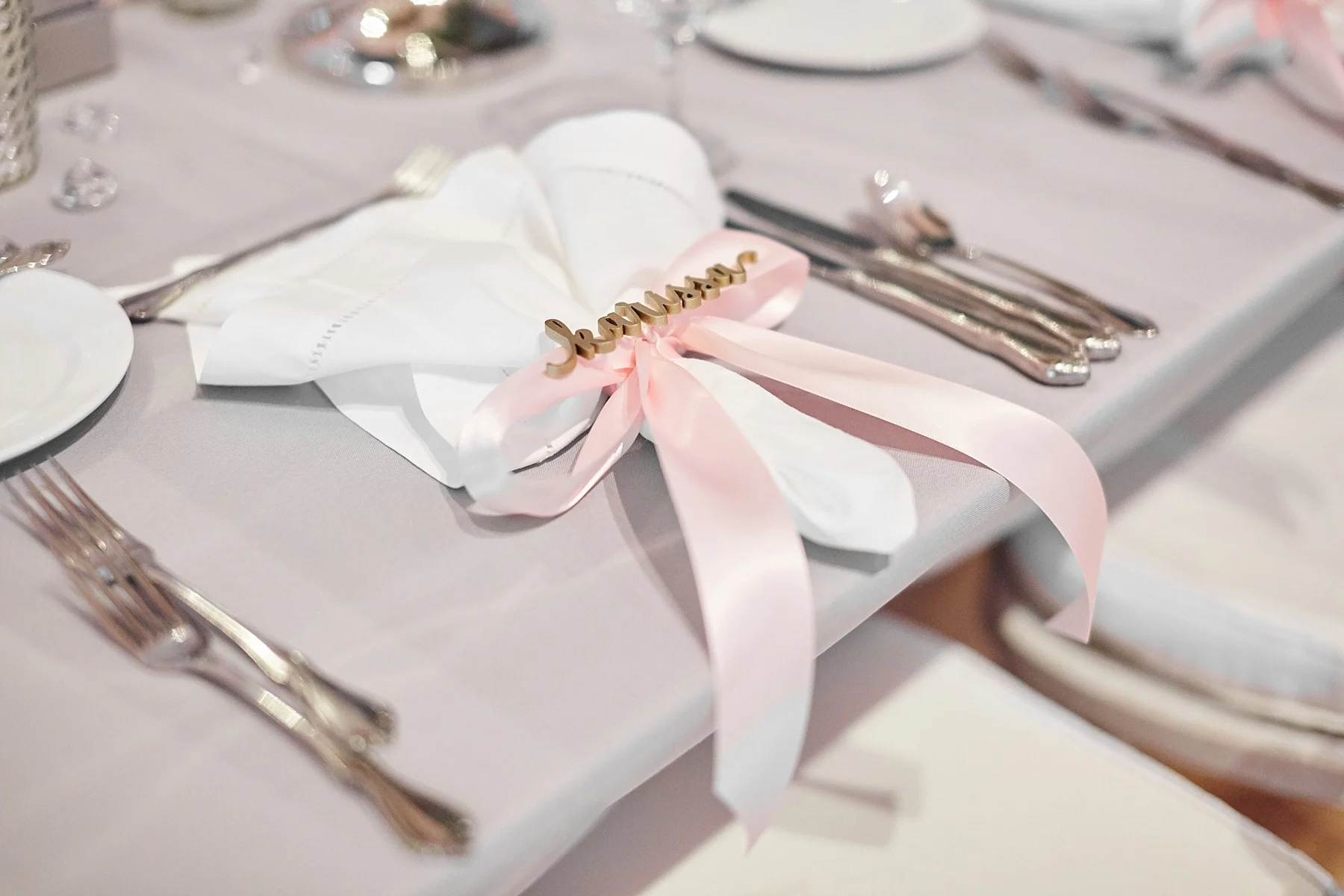 Lafayette-Club-Wedding-Wayzata-Minnesota-the-black-tux-go-glow-stuart-weutzman-lakumcollection-harvest-home-wayzata_0478.jpg