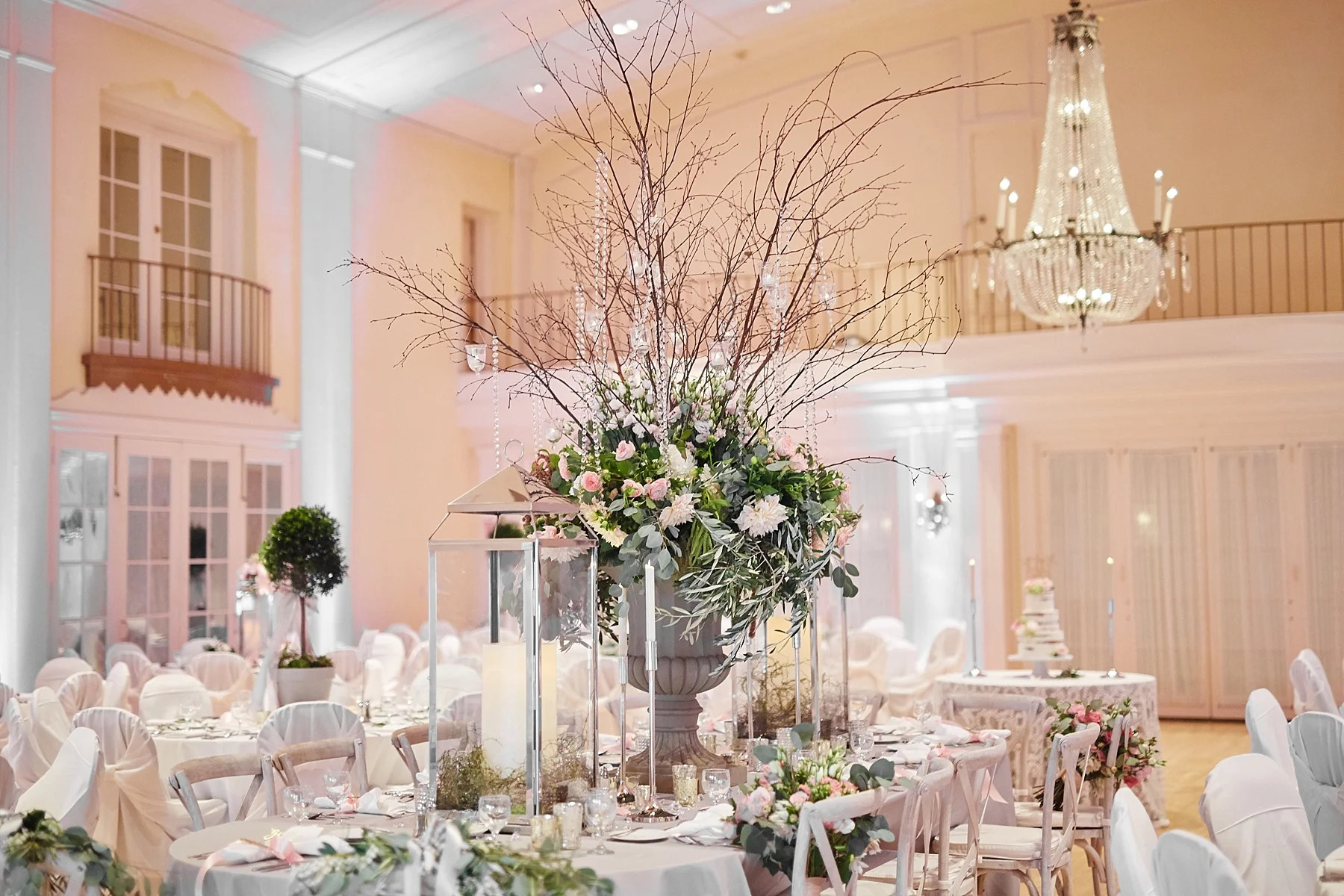 Lafayette-Club-Wedding-Wayzata-Minnesota-the-black-tux-go-glow-stuart-weutzman-lakumcollection-harvest-home-wayzata_0487.jpg