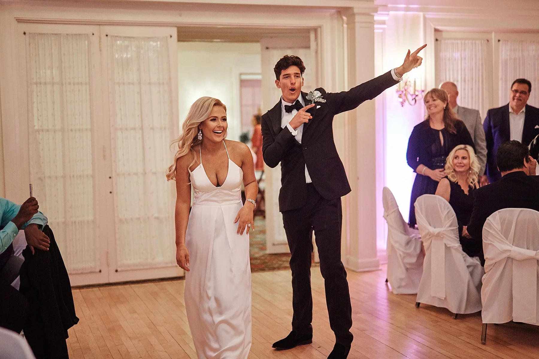 Lafayette-Club-Wedding-Wayzata-Minnesota-the-black-tux-go-glow-stuart-weutzman-lakumcollection-harvest-home-wayzata_0491.jpg