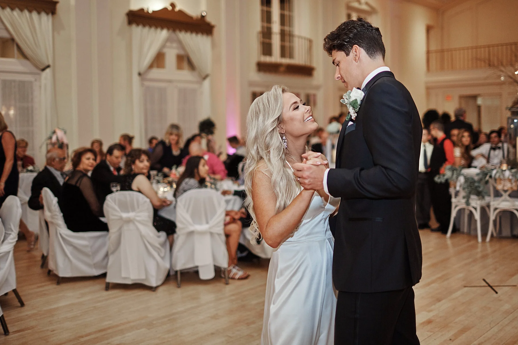 Lafayette-Club-Wedding-Wayzata-Minnesota-the-black-tux-go-glow-stuart-weutzman-lakumcollection-harvest-home-wayzata_0503.jpg