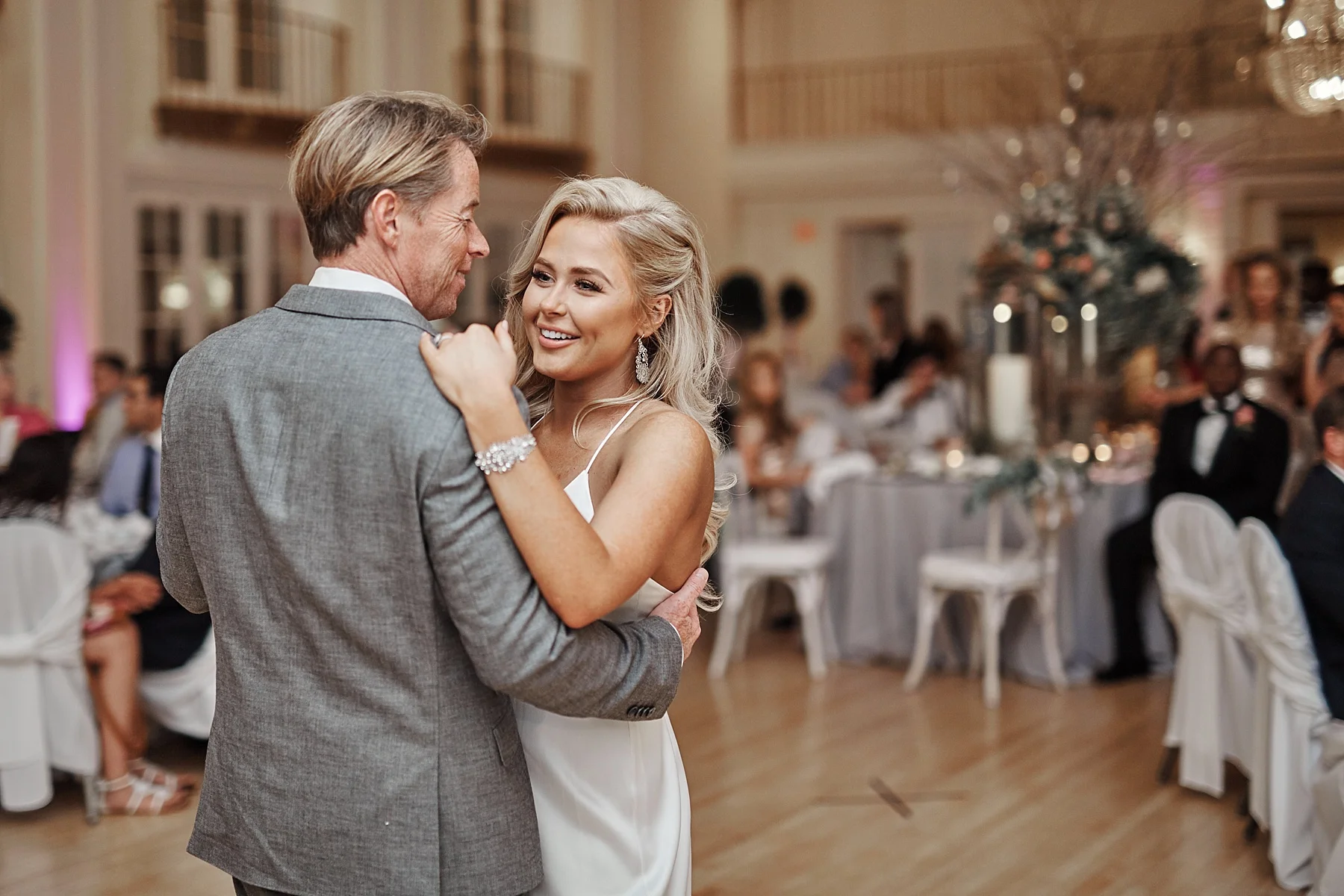 Lafayette-Club-Wedding-Wayzata-Minnesota-the-black-tux-go-glow-stuart-weutzman-lakumcollection-harvest-home-wayzata_0505.jpg