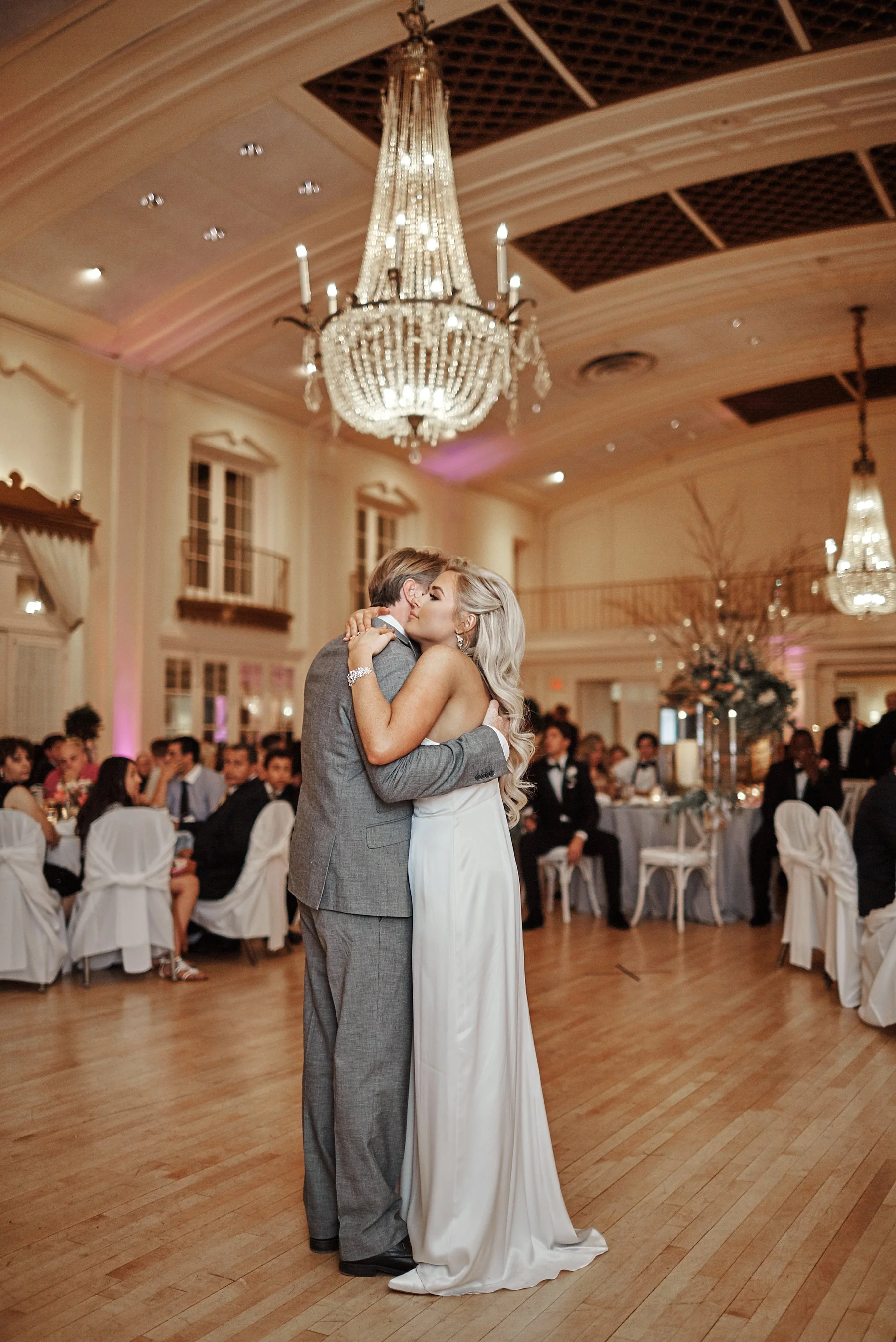 Lafayette-Club-Wedding-Wayzata-Minnesota-the-black-tux-go-glow-stuart-weutzman-lakumcollection-harvest-home-wayzata_0506.jpg