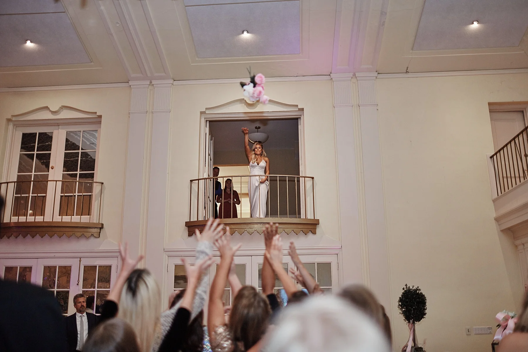 Lafayette-Club-Wedding-Wayzata-Minnesota-the-black-tux-go-glow-stuart-weutzman-lakumcollection-harvest-home-wayzata_0510.jpg