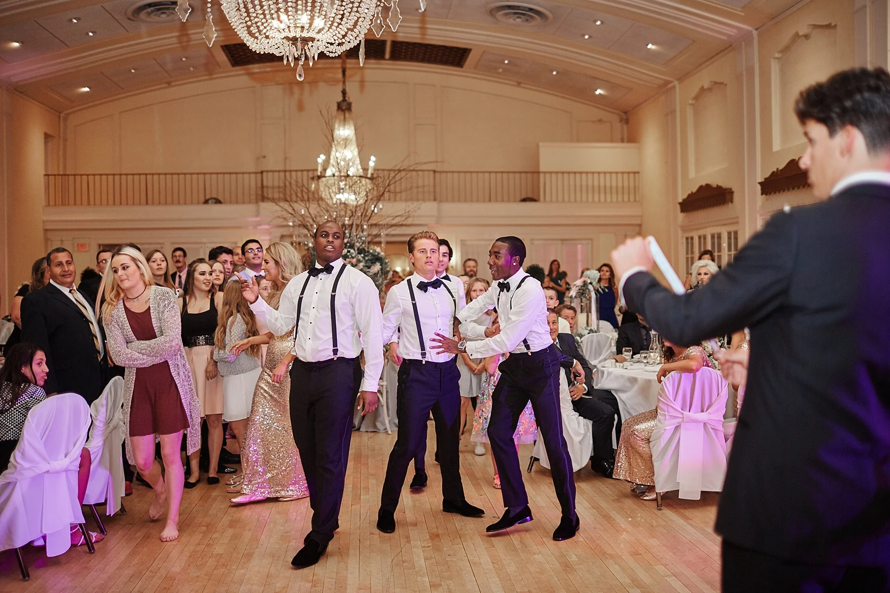 Lafayette-Club-Wedding-Wayzata-Minnesota-the-black-tux-go-glow-stuart-weutzman-lakumcollection-harvest-home-wayzata_0511.jpg