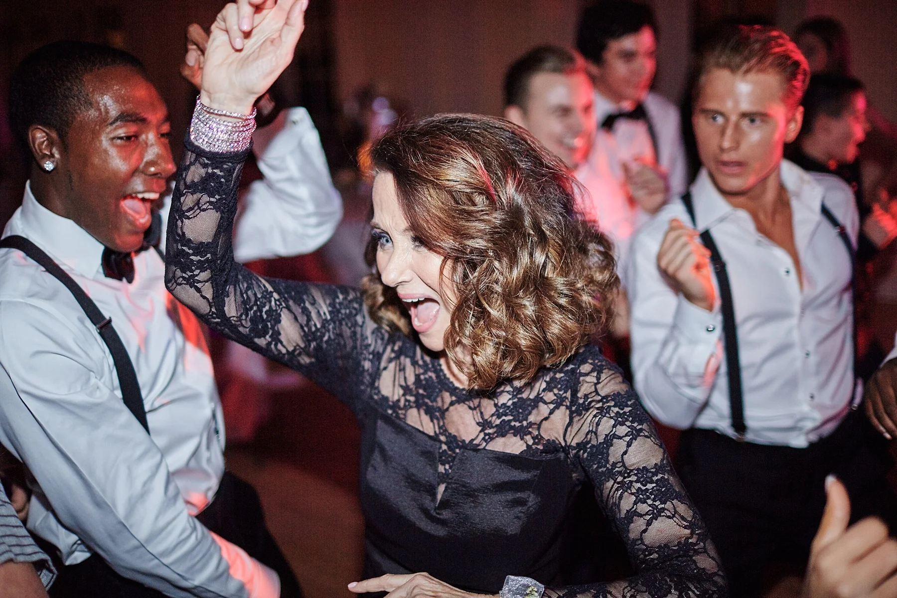Lafayette-Club-Wedding-Wayzata-Minnesota-the-black-tux-go-glow-stuart-weutzman-lakumcollection-harvest-home-wayzata_0516.jpg