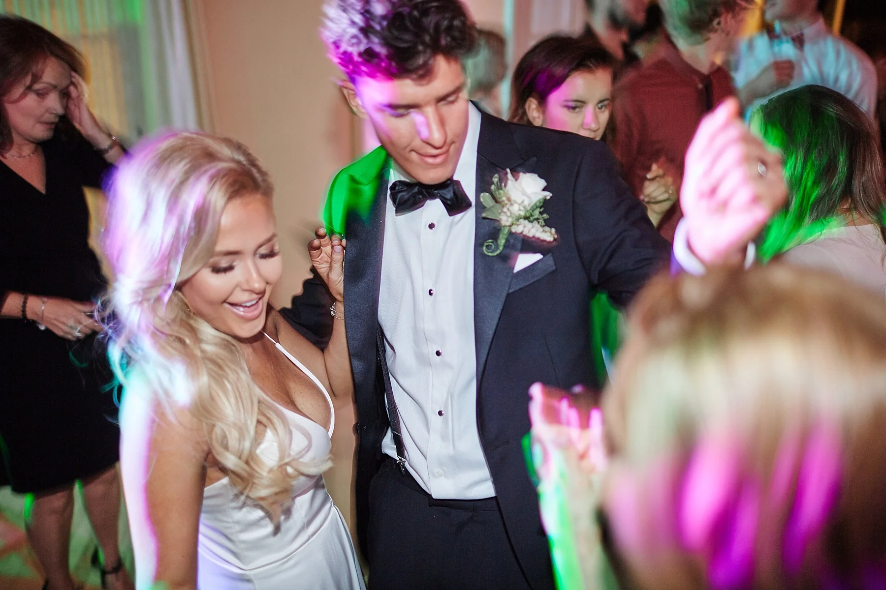 Lafayette-Club-Wedding-Wayzata-Minnesota-the-black-tux-go-glow-stuart-weutzman-lakumcollection-harvest-home-wayzata_0519.jpg
