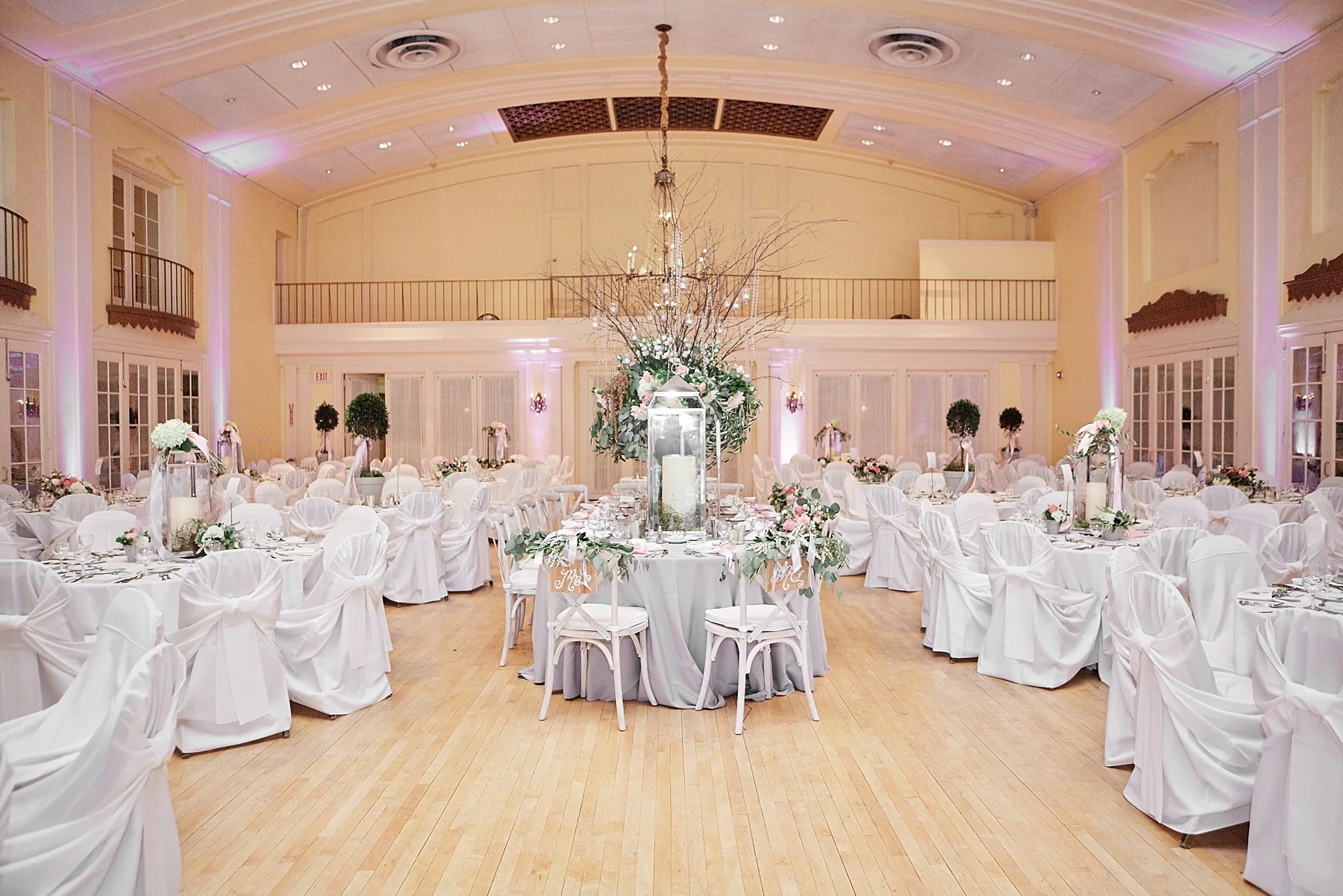 Lafayette-Club-Wedding-Wayzata-Minnesota-the-black-tux-go-glow-stuart-weutzman-lakumcollection-harvest-home-wayzata_0526.jpg