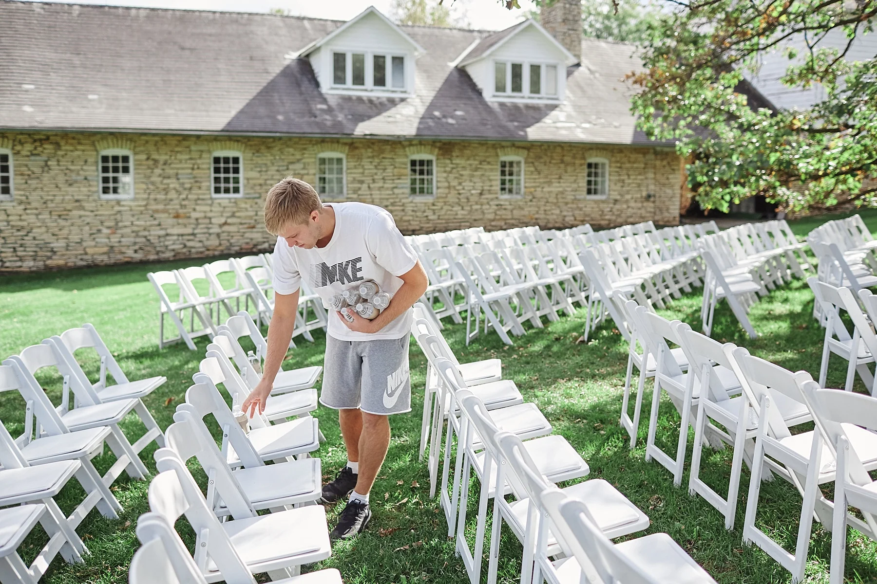 Maywood-Stone-Barn-Wedding-Rochester-Minnesota-Perry-James-Photo_0550.jpg