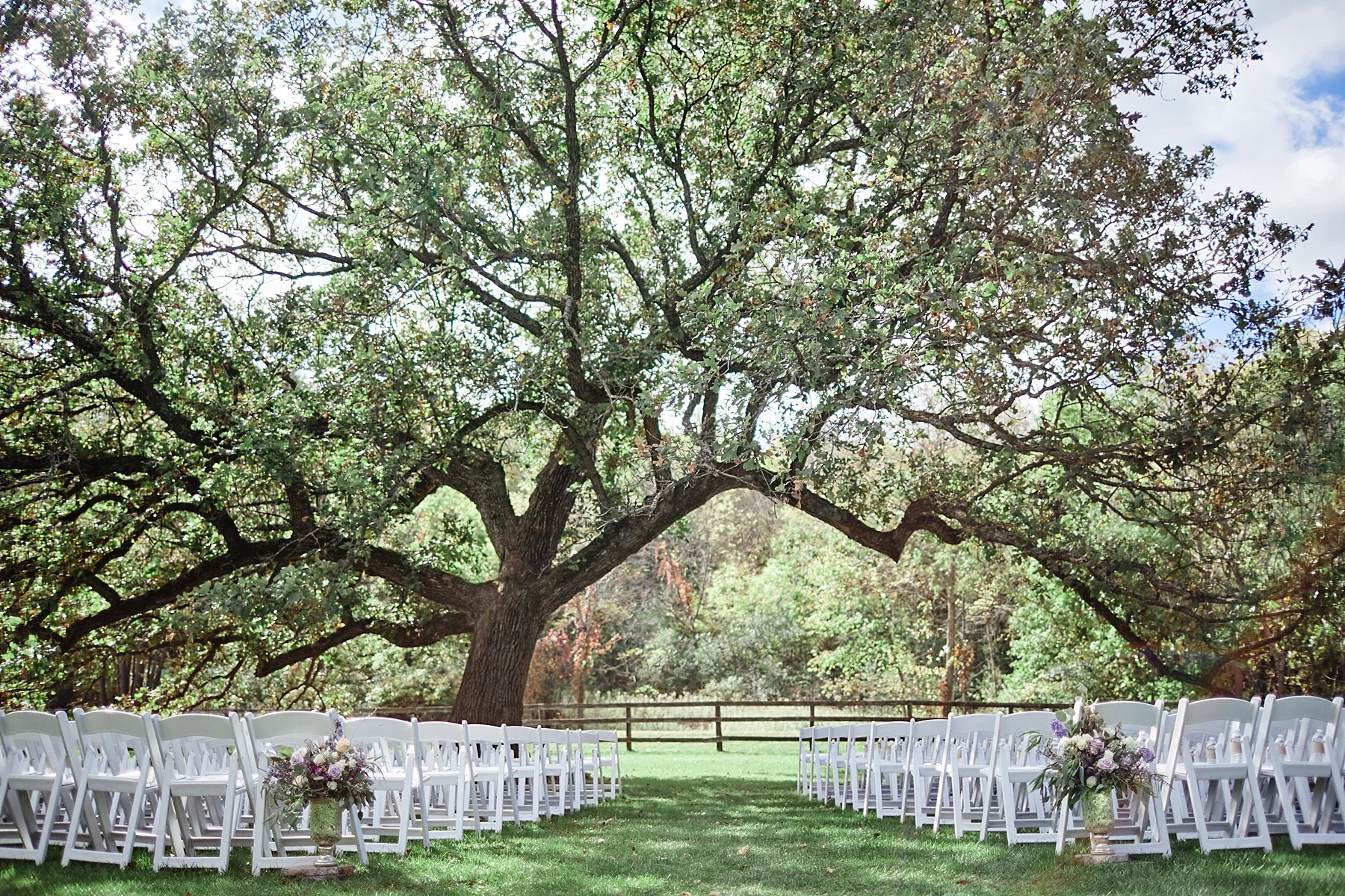 Maywood-Stone-Barn-Wedding-Rochester-Minnesota-Perry-James-Photo_0567.jpg