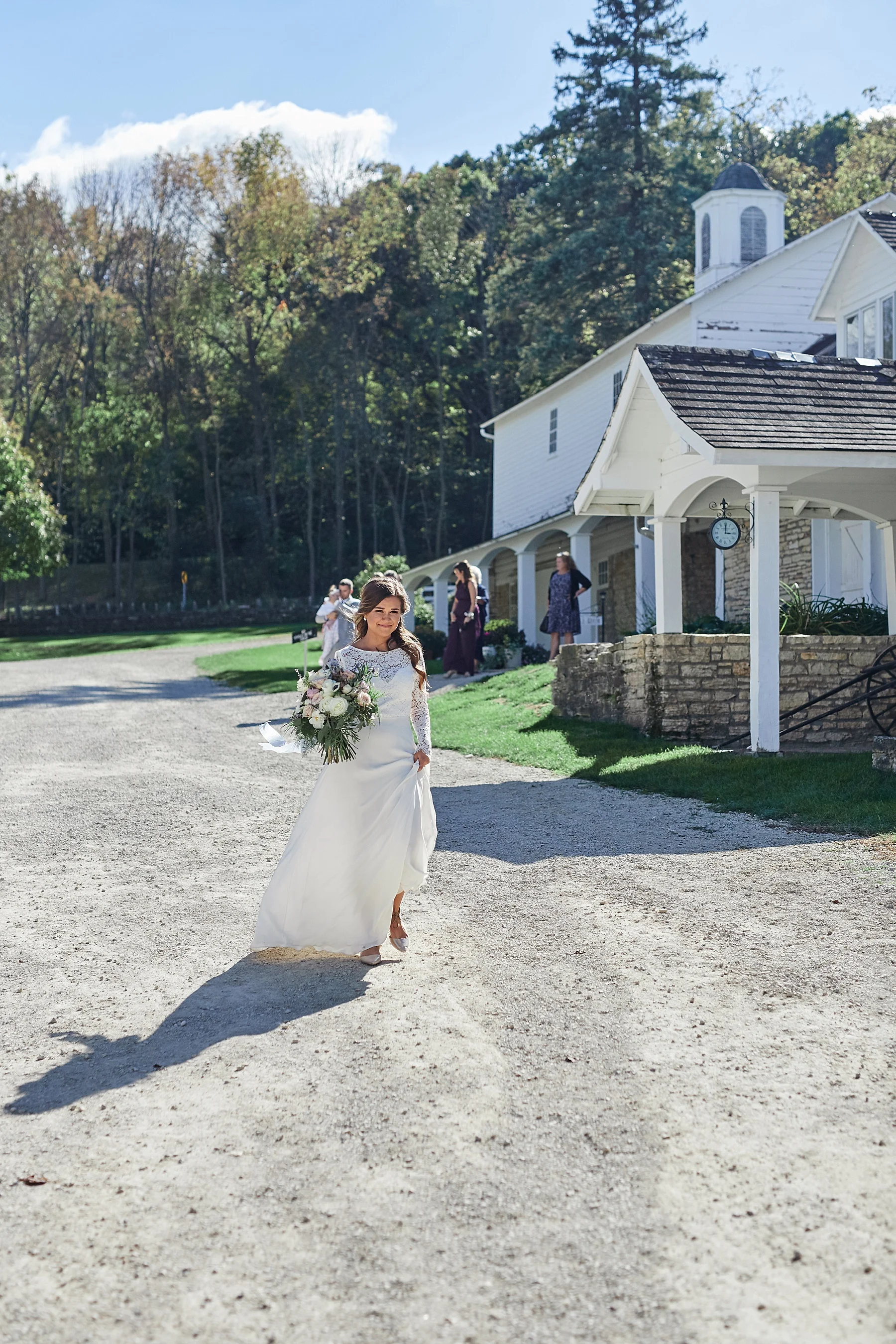 Maywood-Stone-Barn-Wedding-Rochester-Minnesota-Perry-James-Photo_0617.jpg