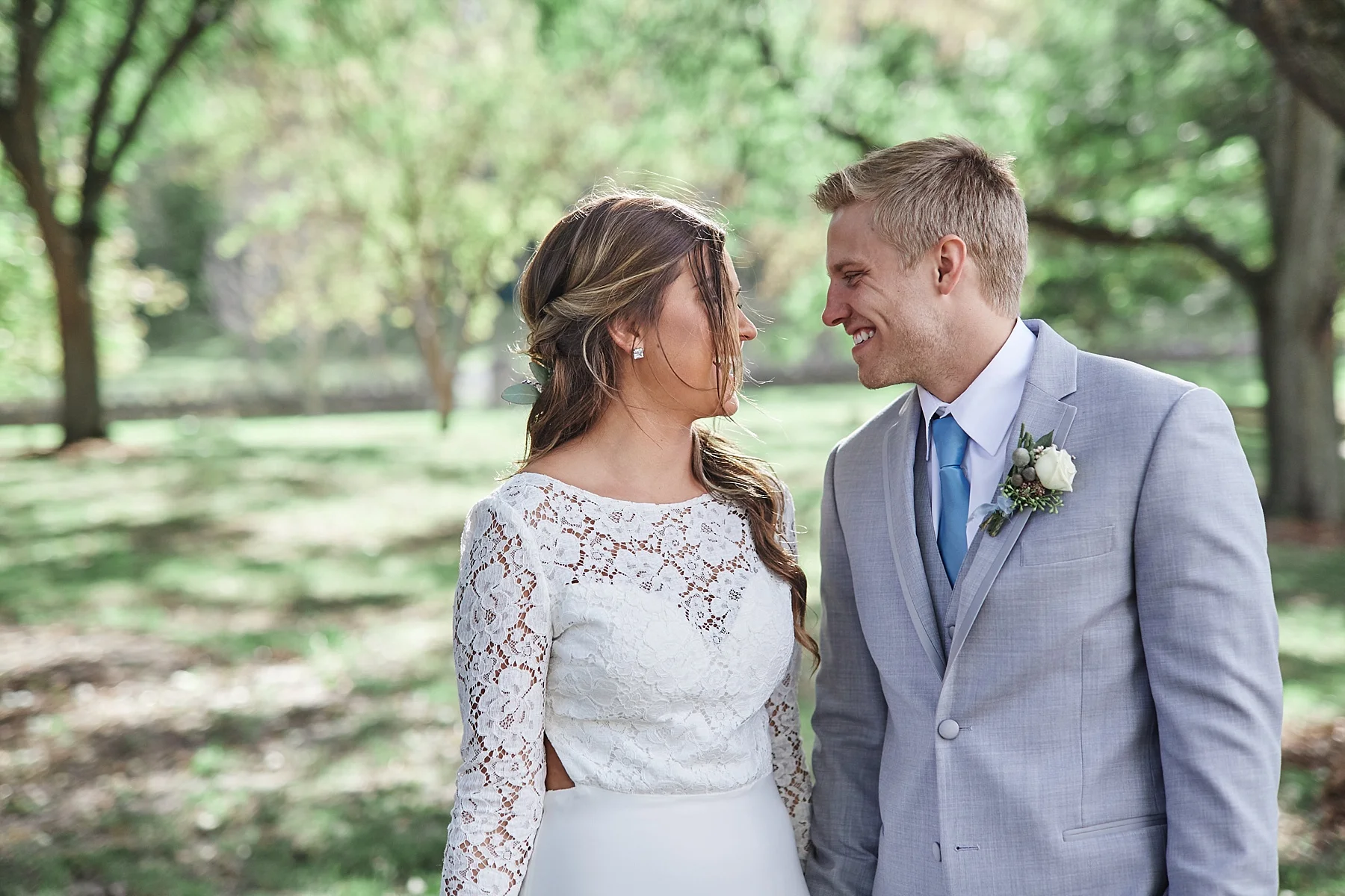 Maywood-Stone-Barn-Wedding-Rochester-Minnesota-Perry-James-Photo_0623.jpg