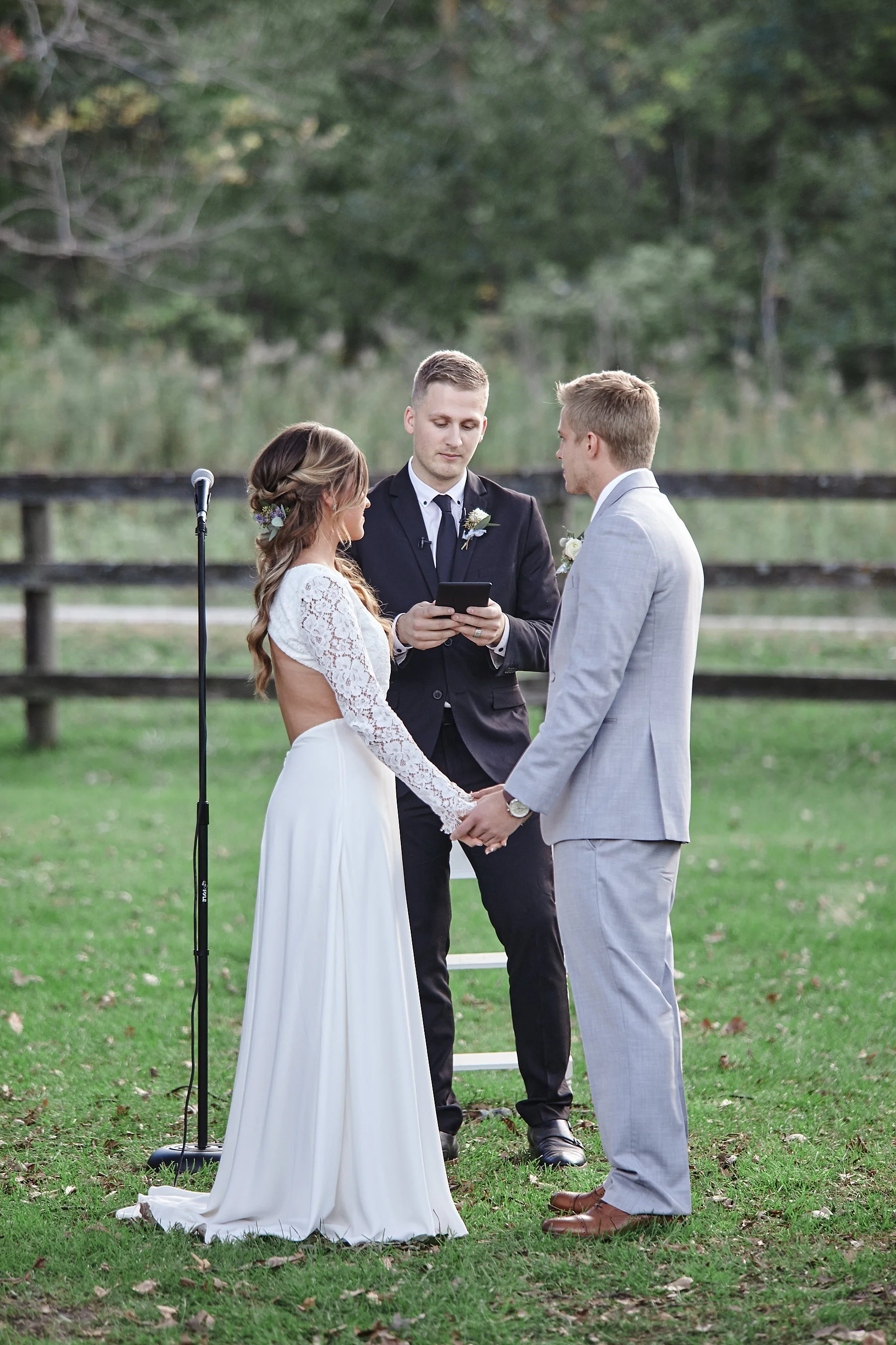 Maywood-Stone-Barn-Wedding-Rochester-Minnesota-Perry-James-Photo_0641.jpg