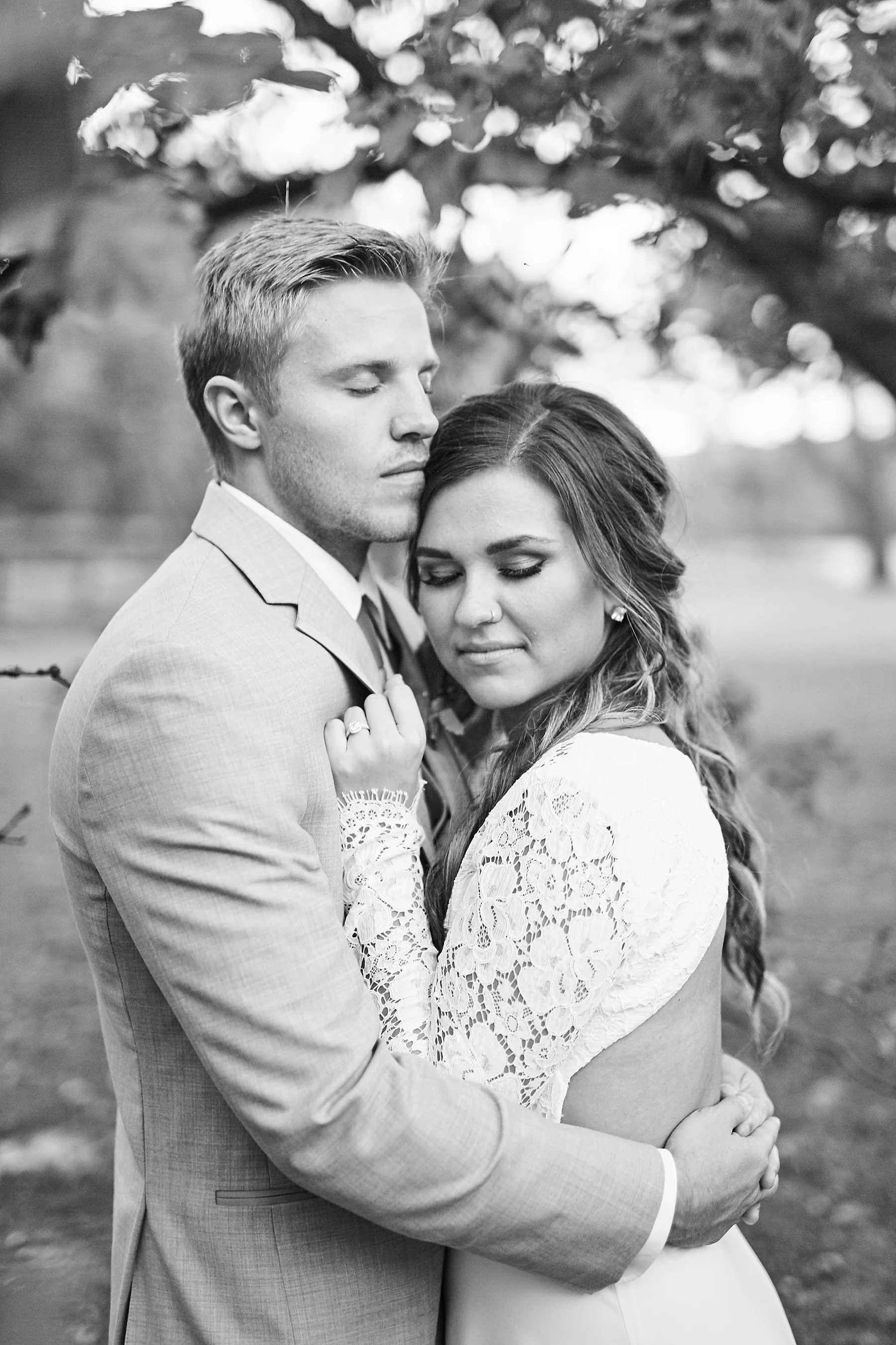 Maywood-Stone-Barn-Wedding-Rochester-Minnesota-Perry-James-Photo_0681.jpg