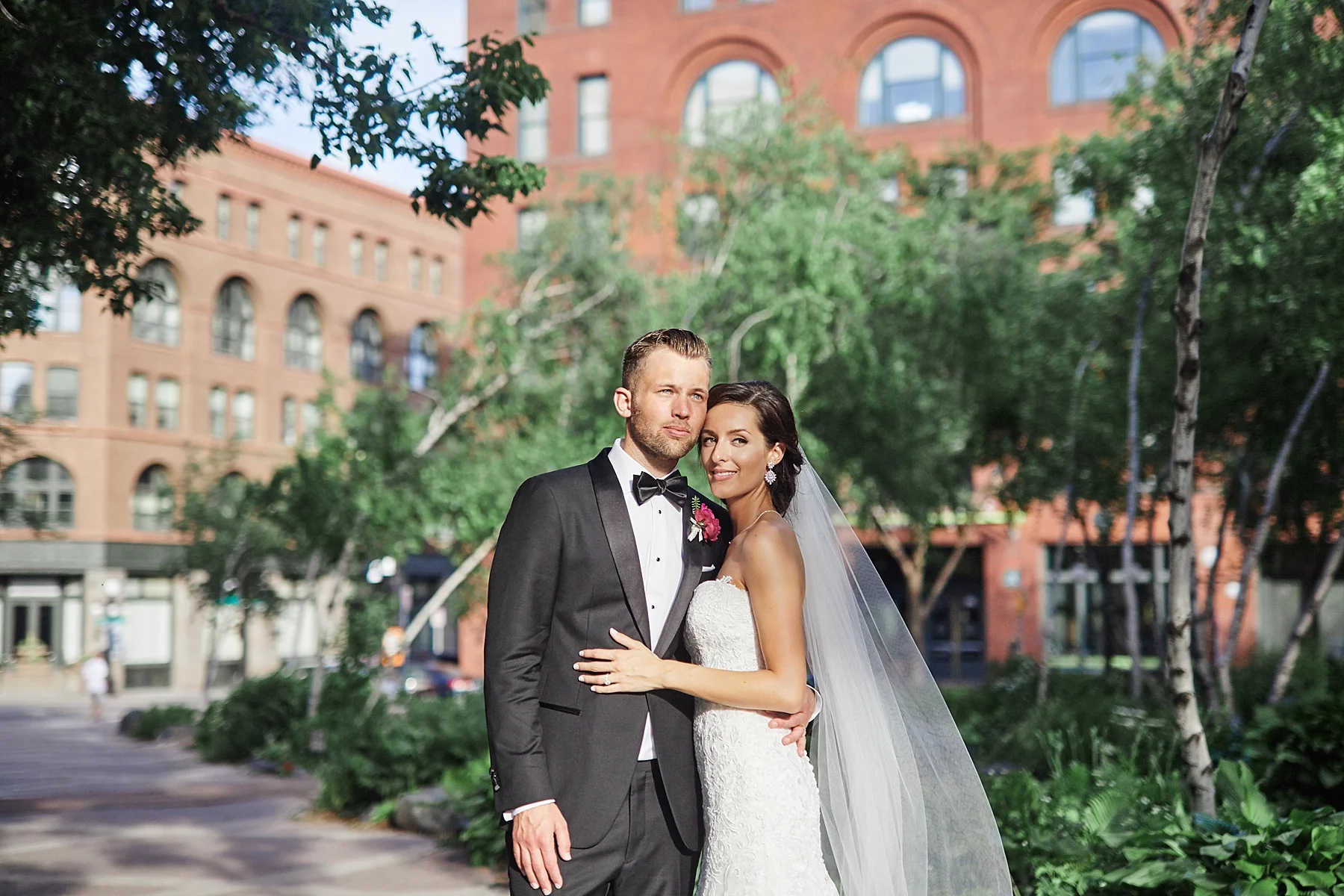ABULAE-Wedding-Saint-paul-MN-Josh-Sofia-Wedding-Mears-Park_0803.jpg