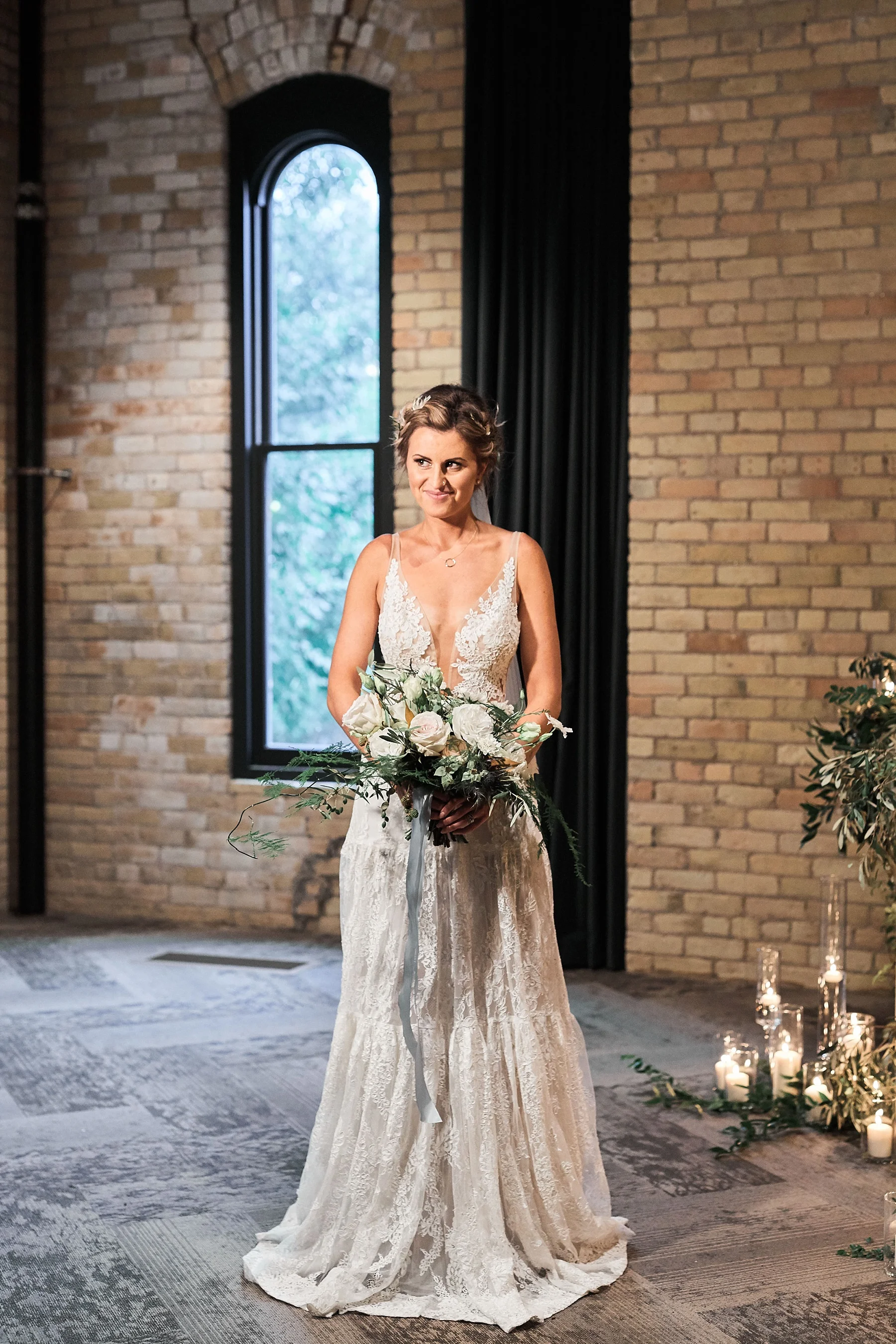 Hewing-Hotel-Minneapolis-Minnesota-Wedding-Rooftop-Bride-Engaged_1173.jpg