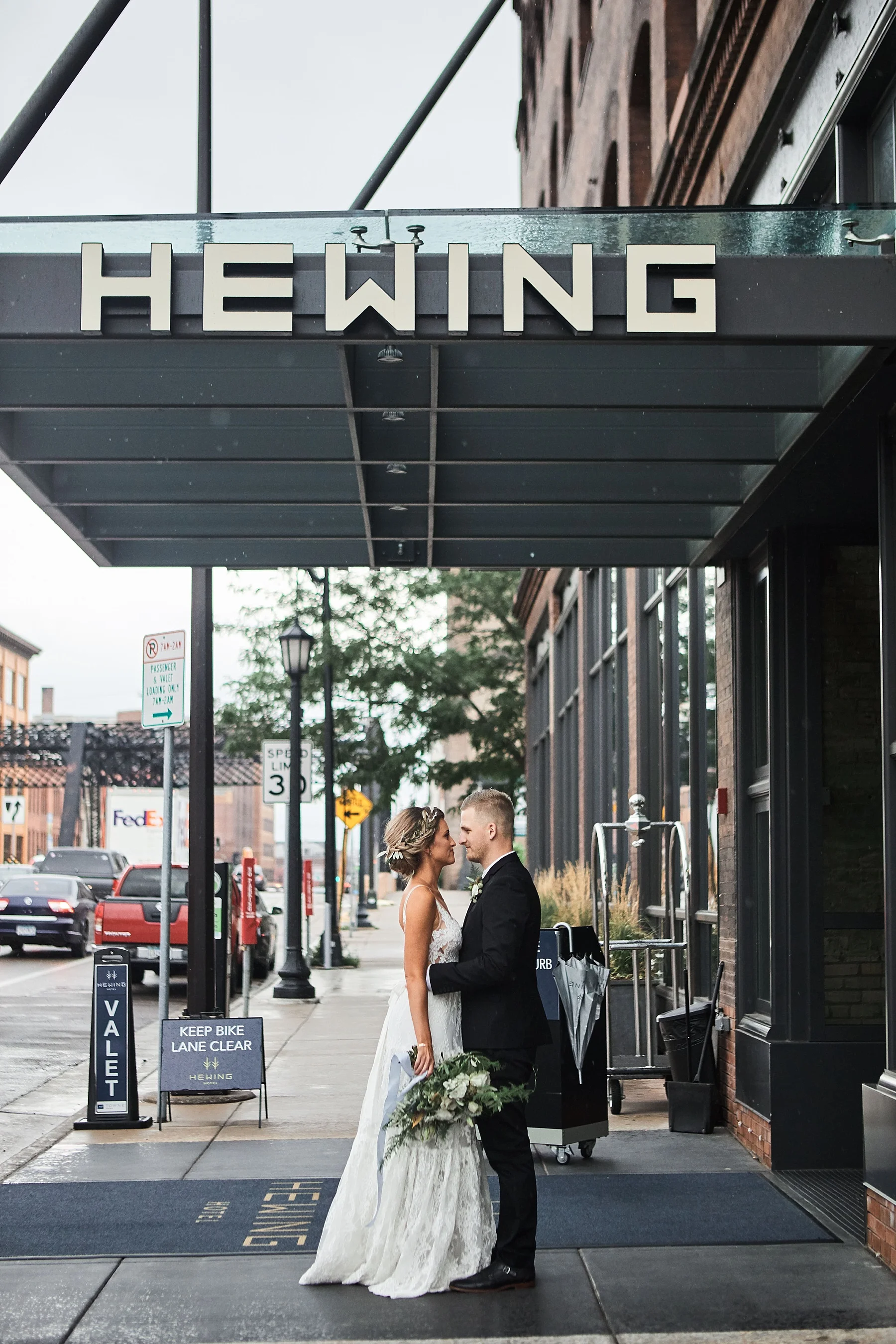 Hewing-Hotel-Minneapolis-Minnesota-Wedding-Rooftop-Bride-Engaged_1199.jpg