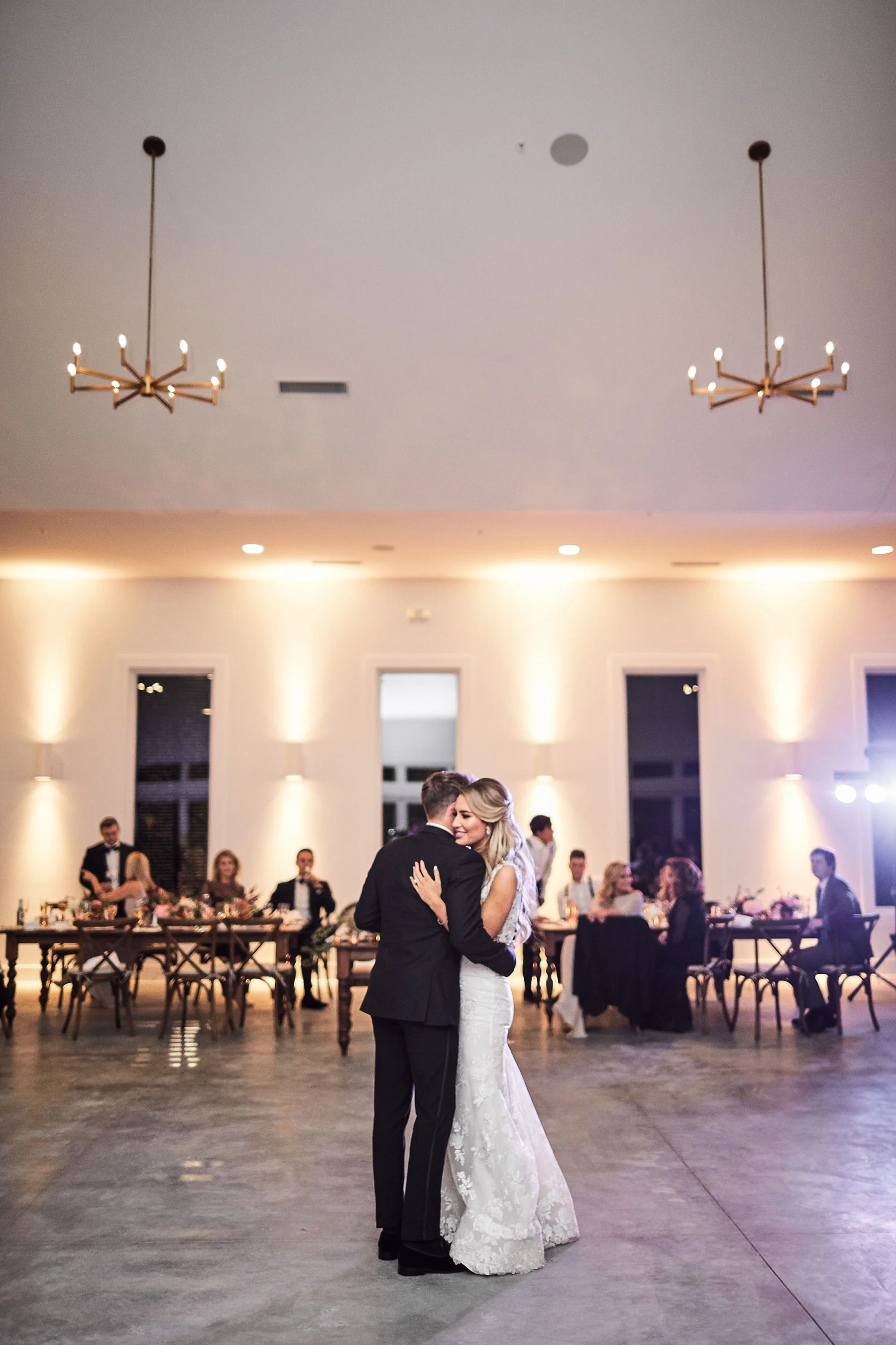 Hutton-House-wedding -Medicine-Lake-Minnesota-Wedding-Jamey-Taylor-Perry-James-Photography_0047.jpg