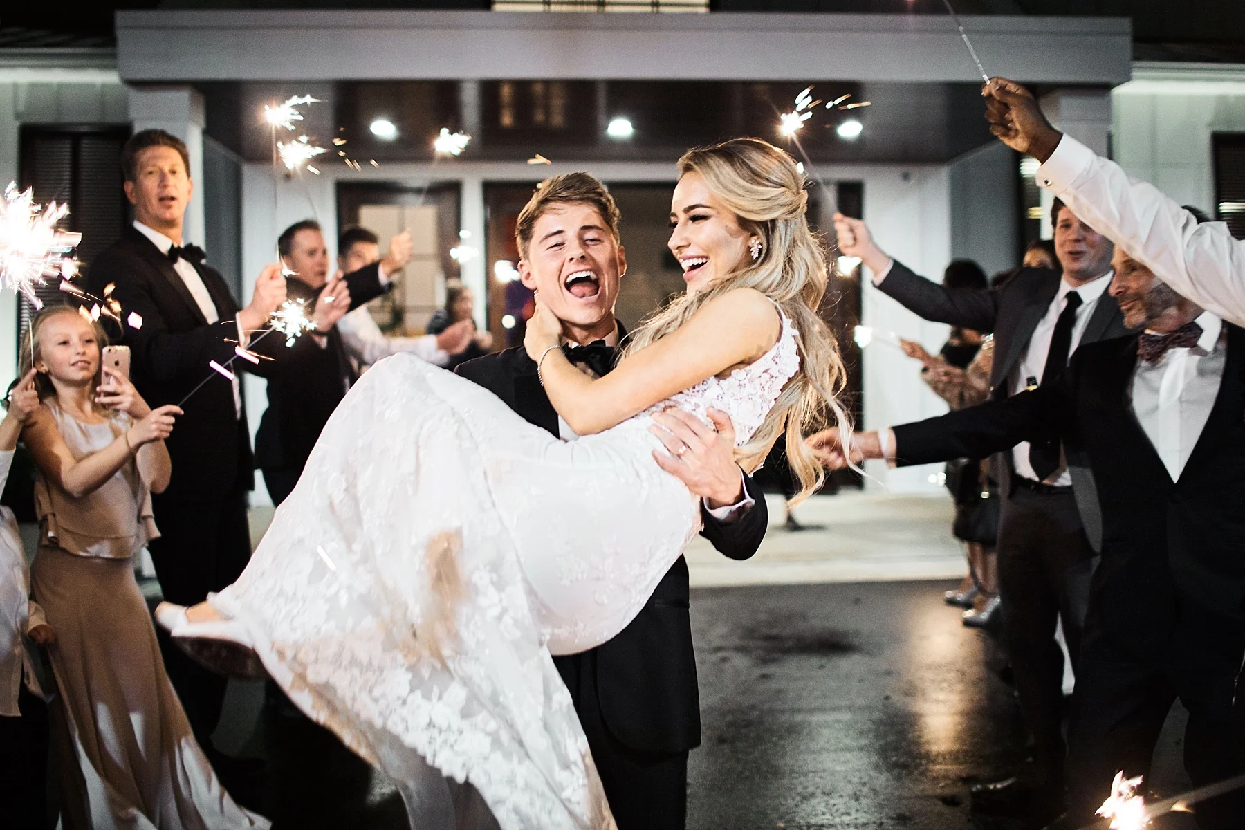 Hutton-House-wedding -Medicine-Lake-Minnesota-Wedding-Jamey-Taylor-Perry-James-Photography_0053.jpg