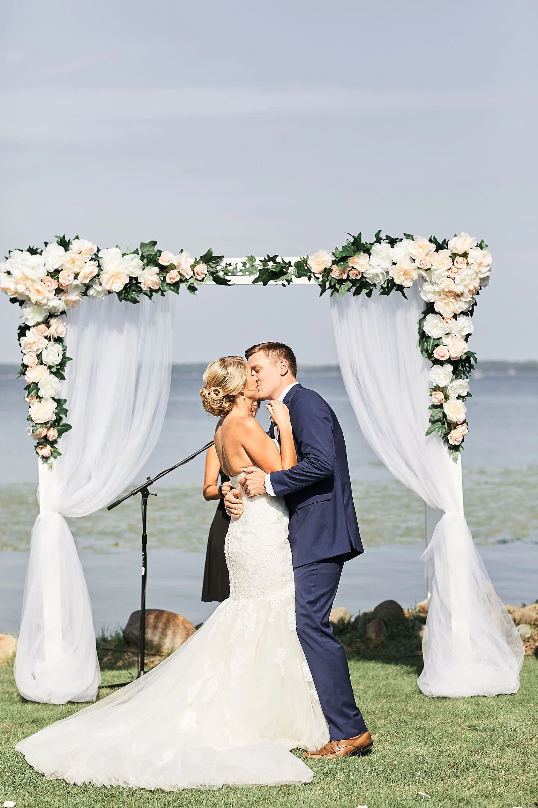 Bemidji-town-country-club-Lake-Bemidji-Wedding_0034.jpg