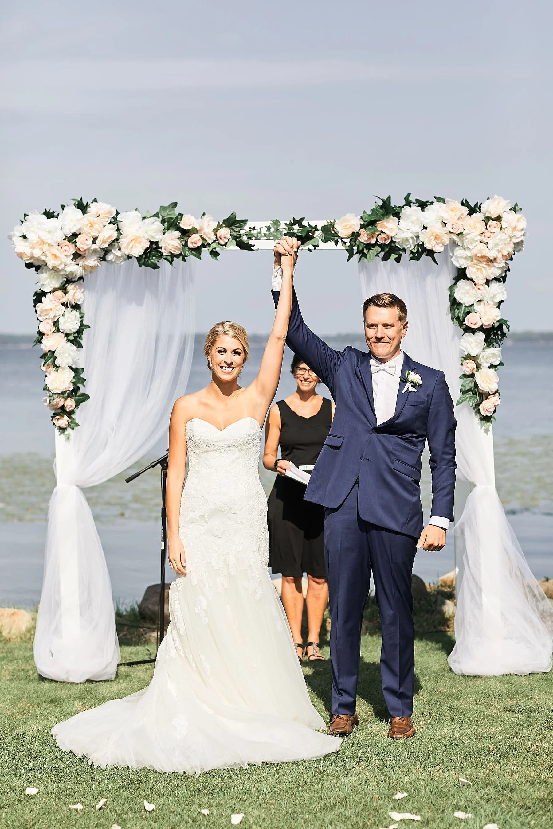 Bemidji-town-country-club-Lake-Bemidji-Wedding_0035.jpg