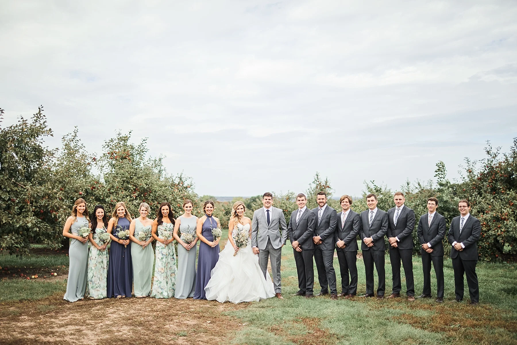 Minnesota-Harvest-Apple-Orchard-Wedding-Minneapolis_0015.jpg