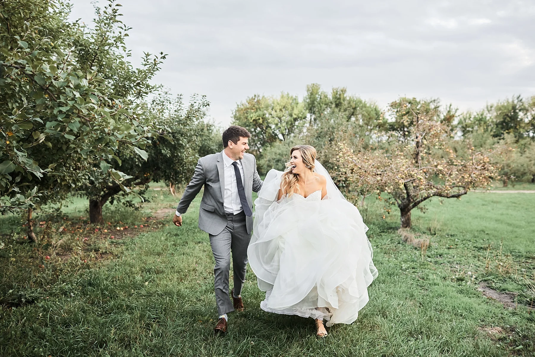 Minnesota-Harvest-Apple-Orchard-Wedding-Minneapolis_0036.jpg