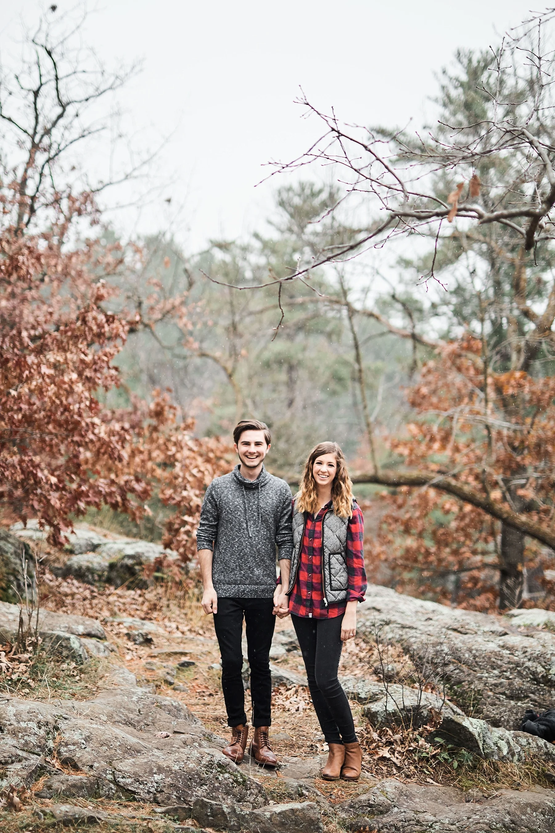 Taylors-Falls-engagement-session-Snowstorm-Blizzard-Engagement-Session_0000.jpg