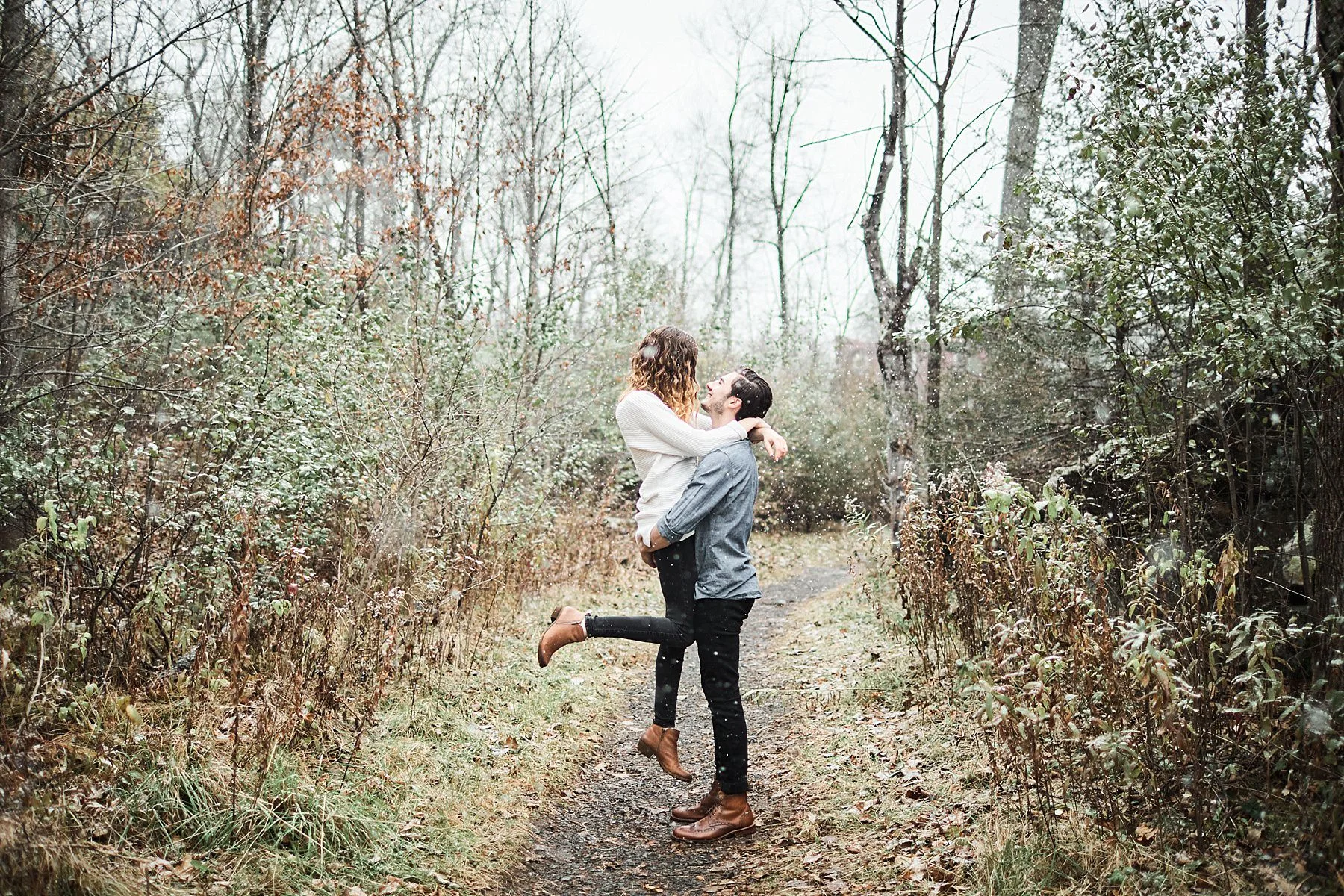 Taylors-Falls-engagement-session-Snowstorm-Blizzard-Engagement-Session_0009.jpg