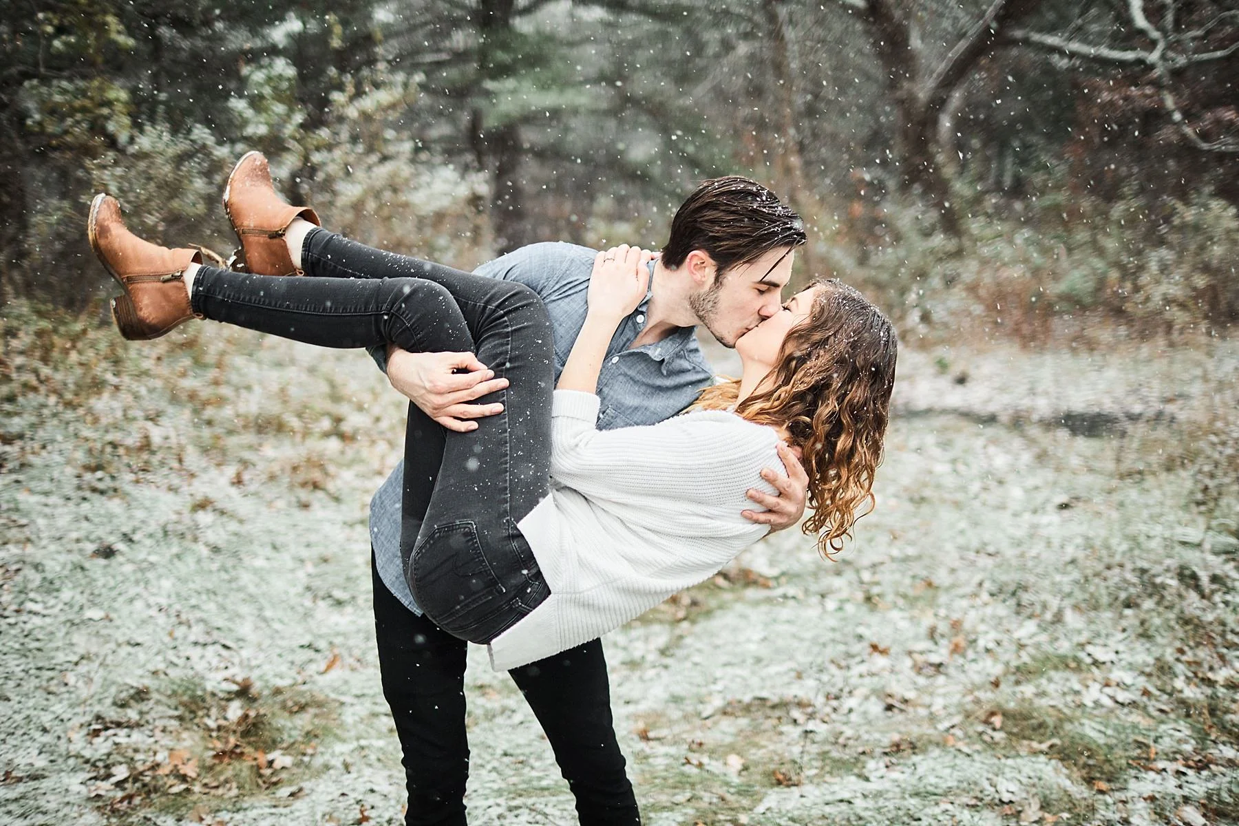 Taylors-Falls-engagement-session-Snowstorm-Blizzard-Engagement-Session_0016.jpg