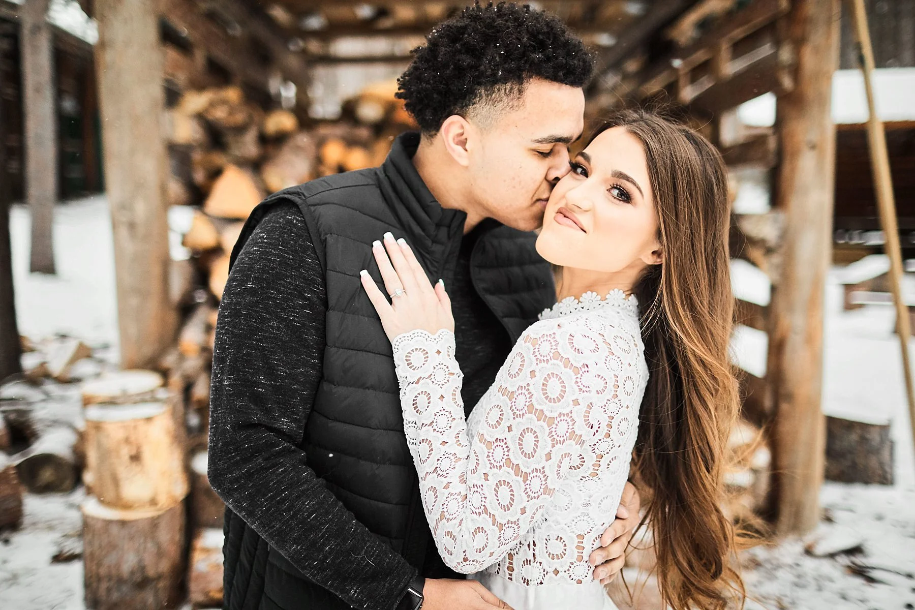 hansen-tree-farm-winter-engagement-photos_0001.jpg