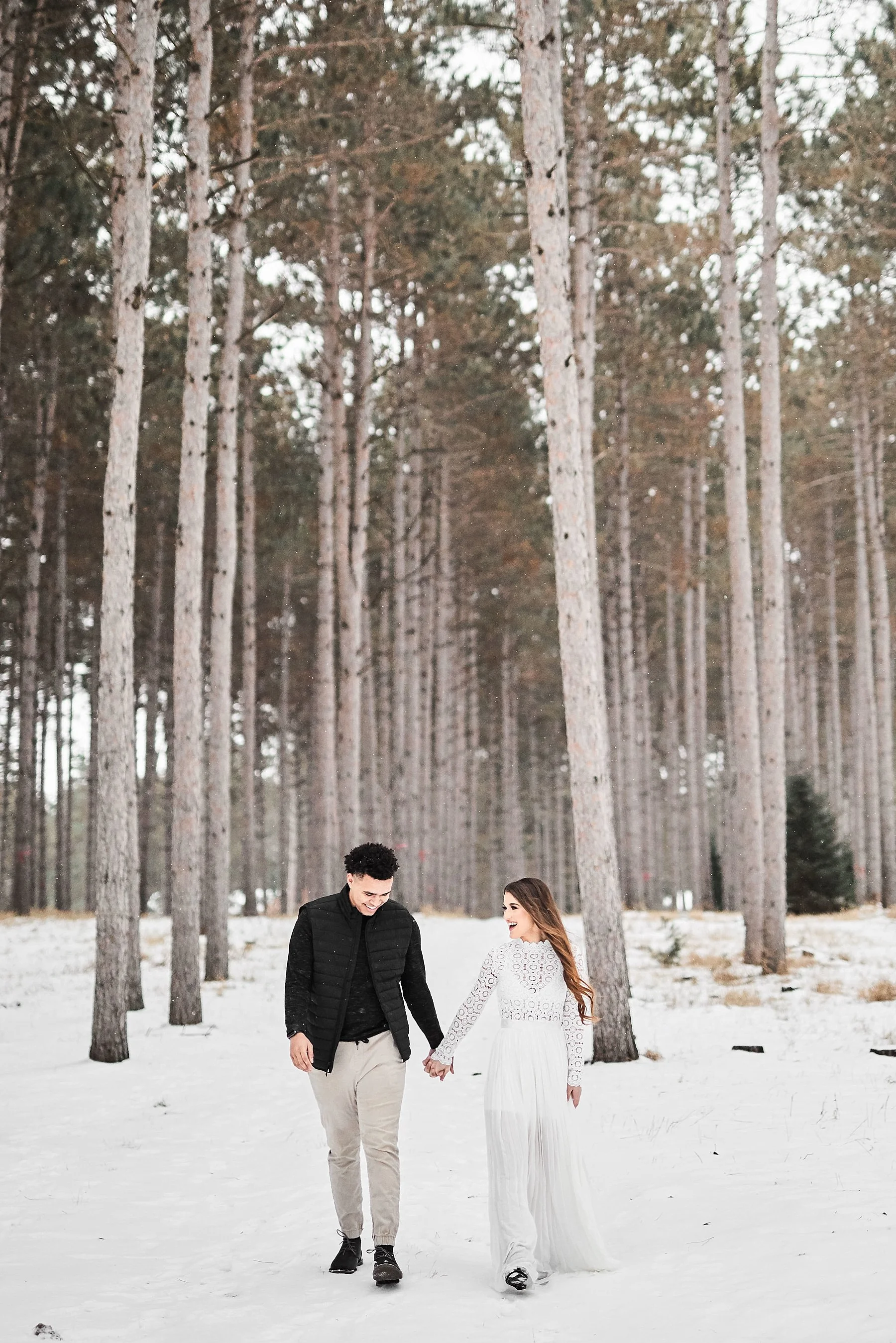 hansen-tree-farm-winter-engagement-photos_0005.jpg