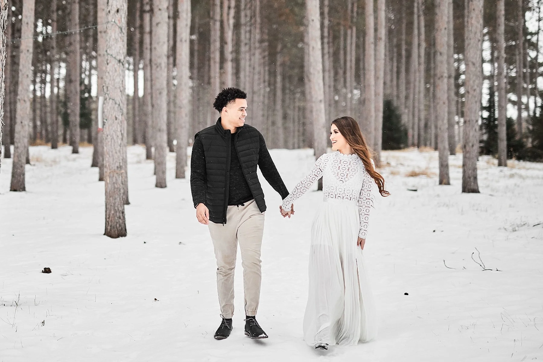 hansen-tree-farm-winter-engagement-photos_0006.jpg