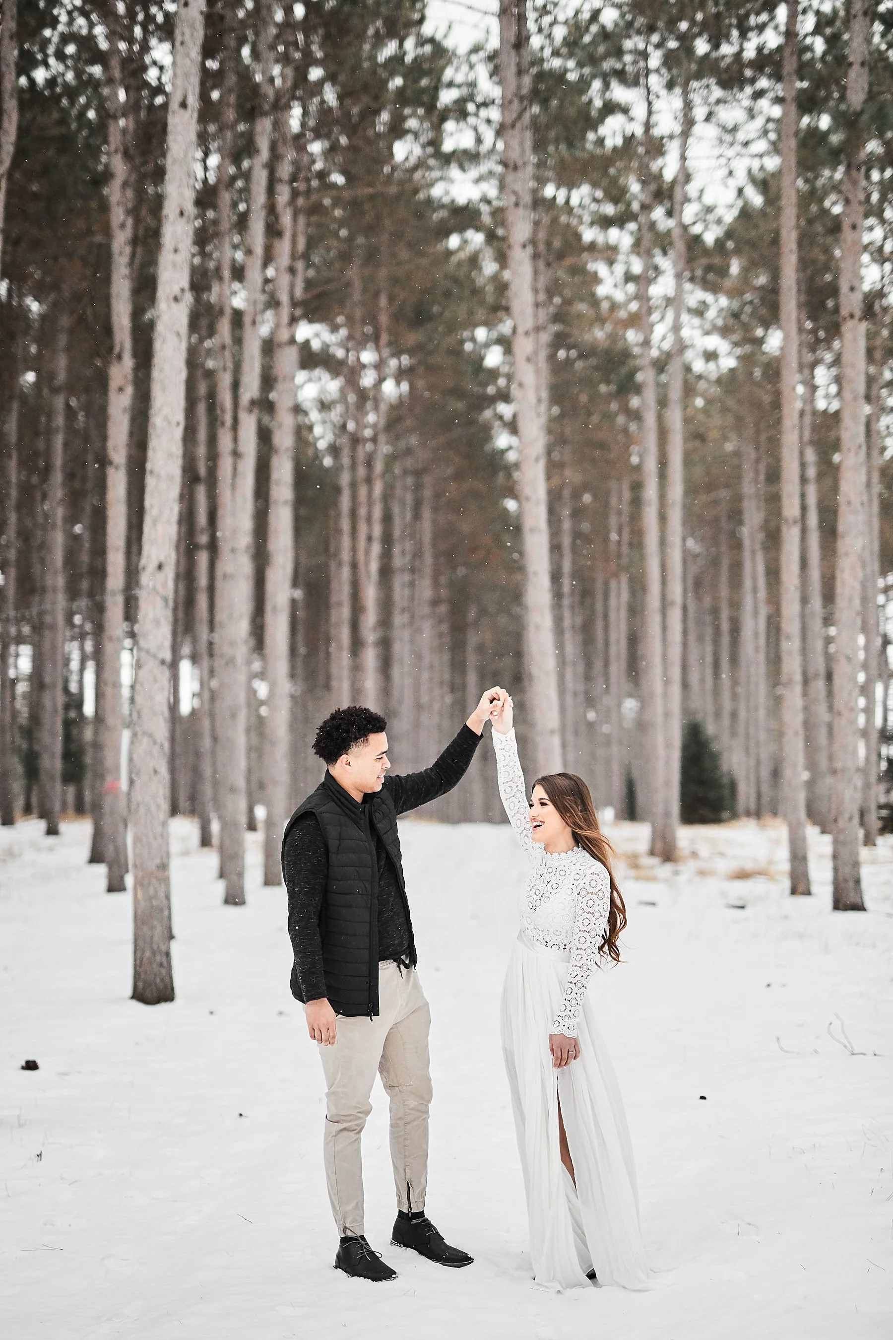 hansen-tree-farm-winter-engagement-photos_0008.jpg