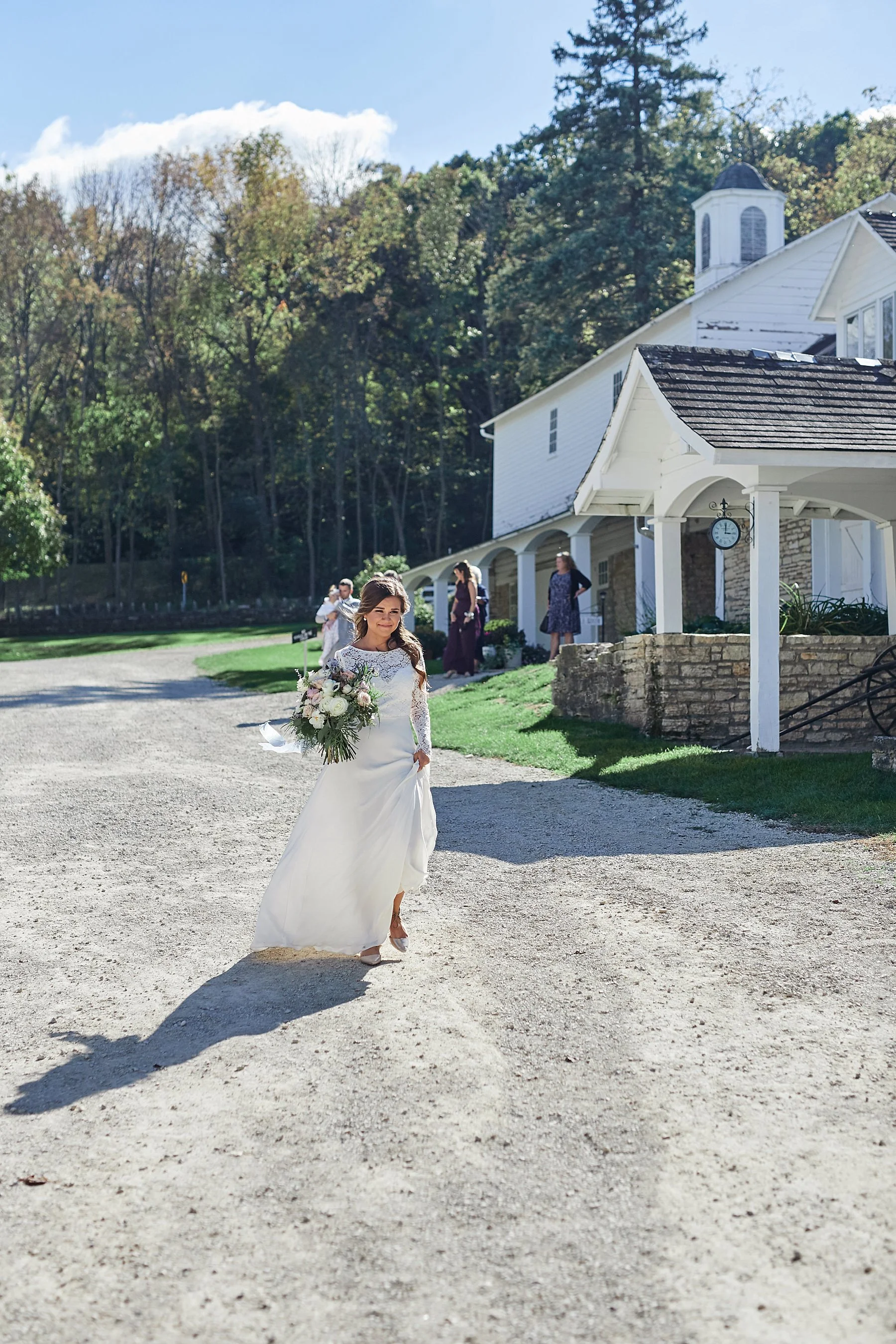 Maywood-Stone-Barn-Wedding-Rochester-Minnesota-Perry-James-Photo_0617.jpg