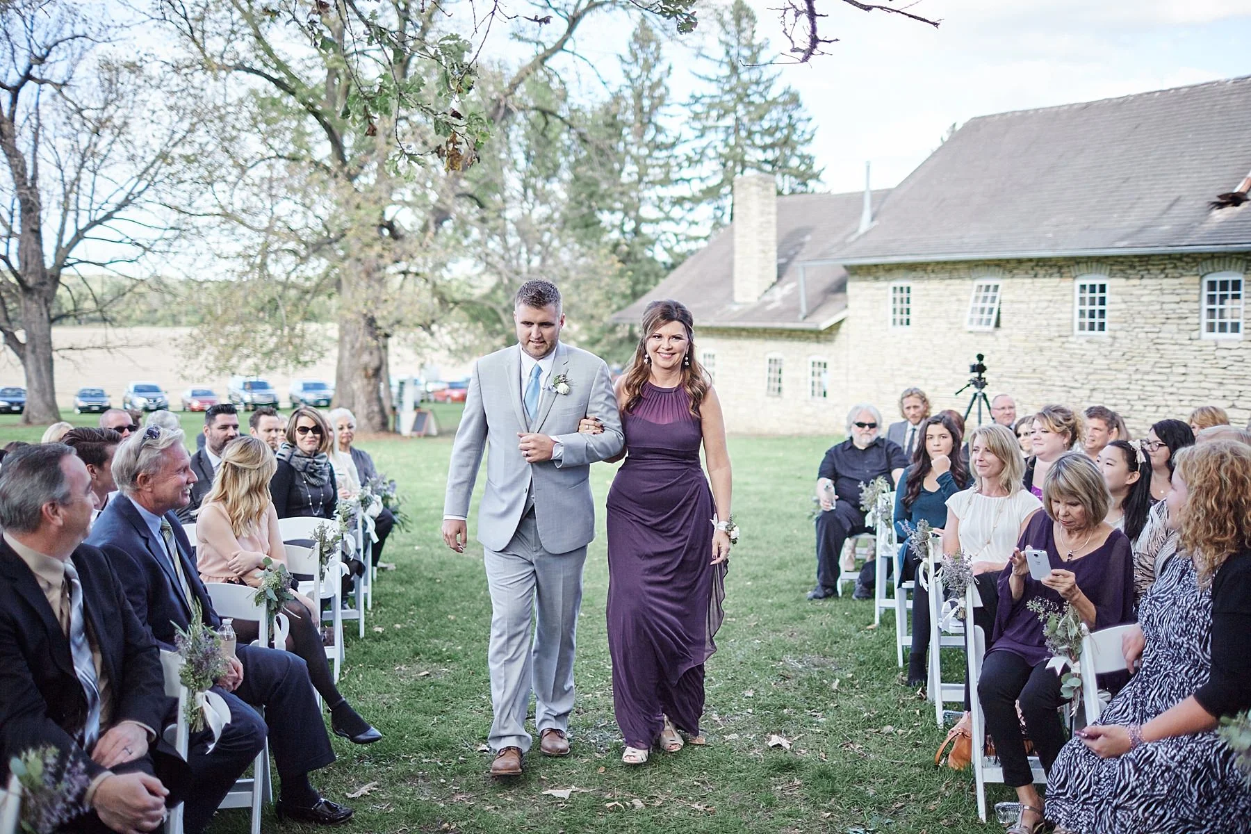 Maywood-Stone-Barn-Wedding-Rochester-Minnesota-Perry-James-Photo_0629.jpg
