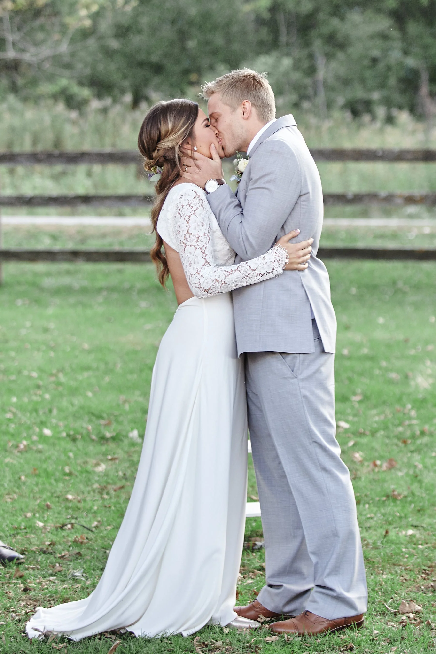 Maywood-Stone-Barn-Wedding-Rochester-Minnesota-Perry-James-Photo_0653.jpg