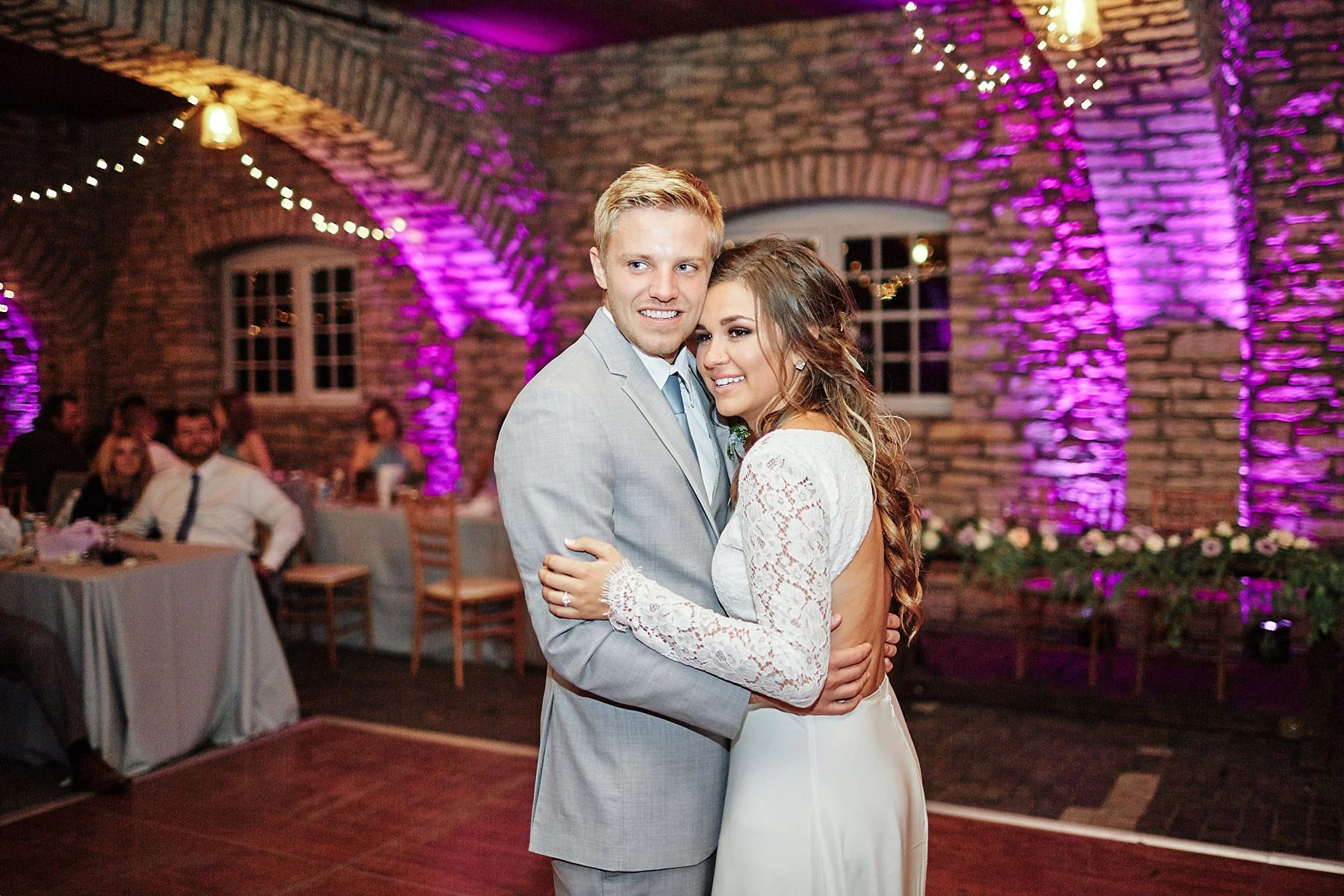 Maywood-Stone-Barn-Wedding-Rochester-Minnesota-Perry-James-Photo_0693.jpg