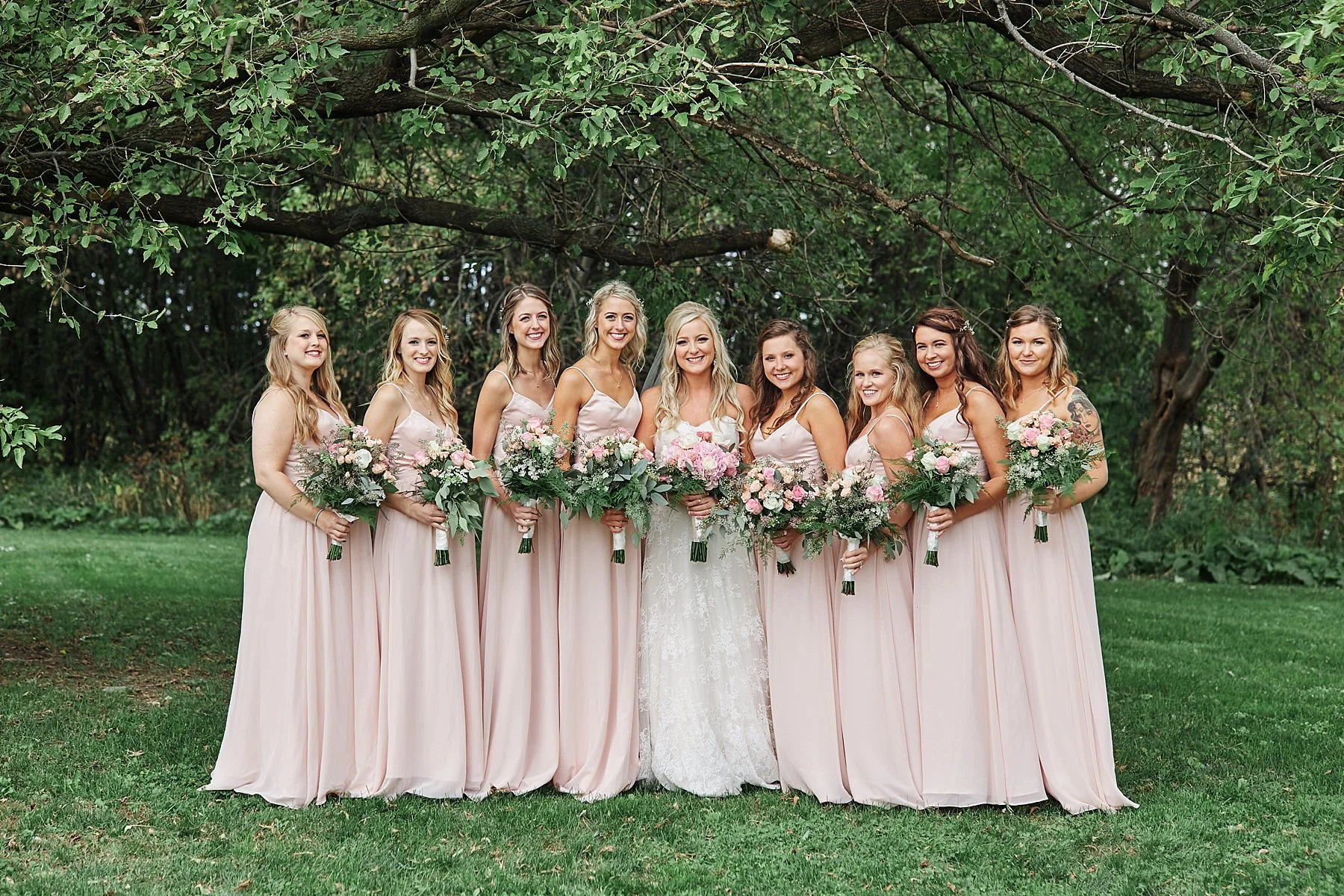 Bloom-Lake-Barn-Wedding-Schafer-Minnesota-Outdoor_0245.jpg