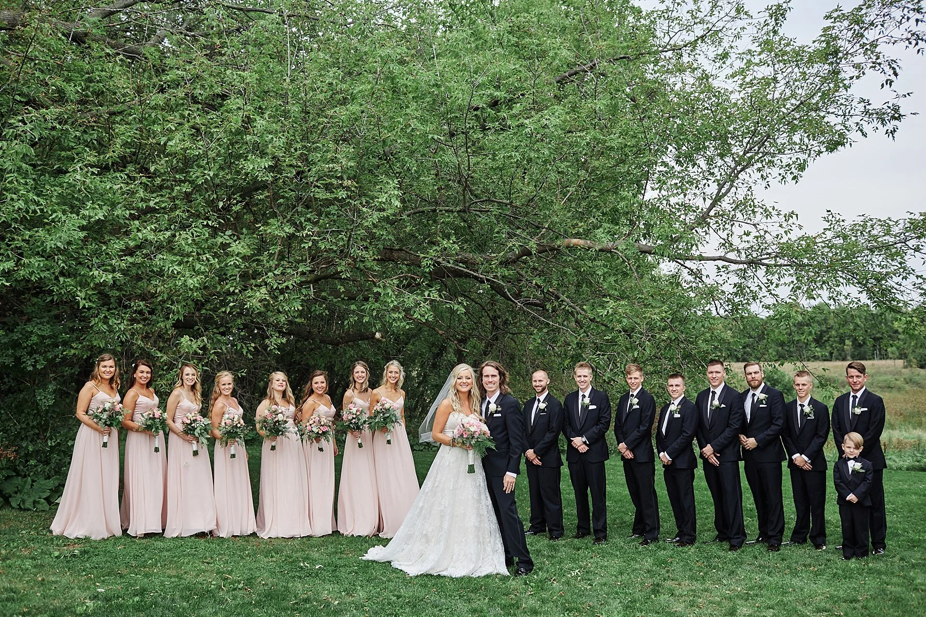 Bloom-Lake-Barn-Wedding-Schafer-Minnesota-Outdoor_0247.jpg