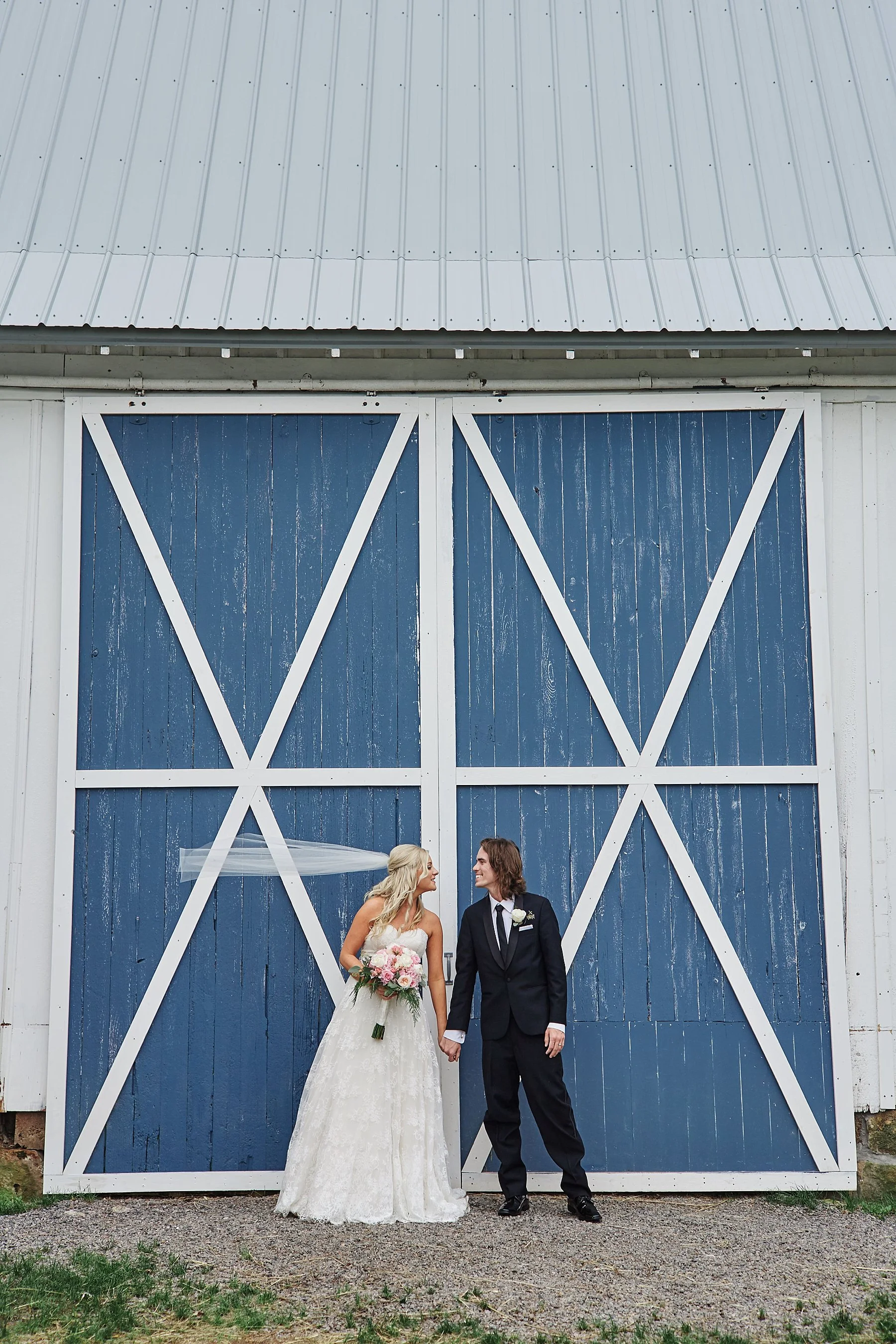 Bloom-Lake-Barn-Wedding-Schafer-Minnesota-Outdoor_0254.jpg