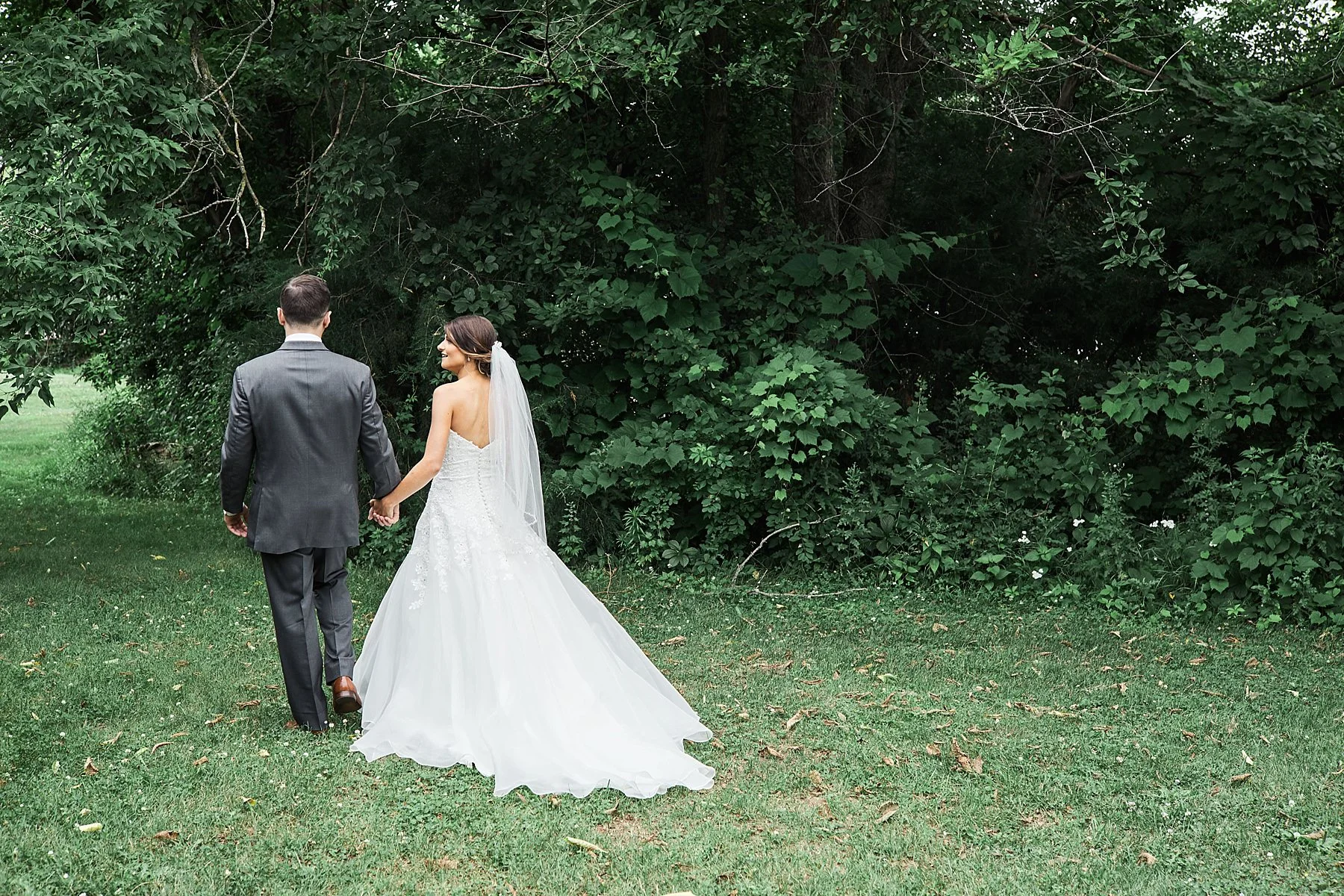 The-Historic-Hope-Glen-Farm-Wedding-Kelsi-Austin-Minnesota_1229.jpg