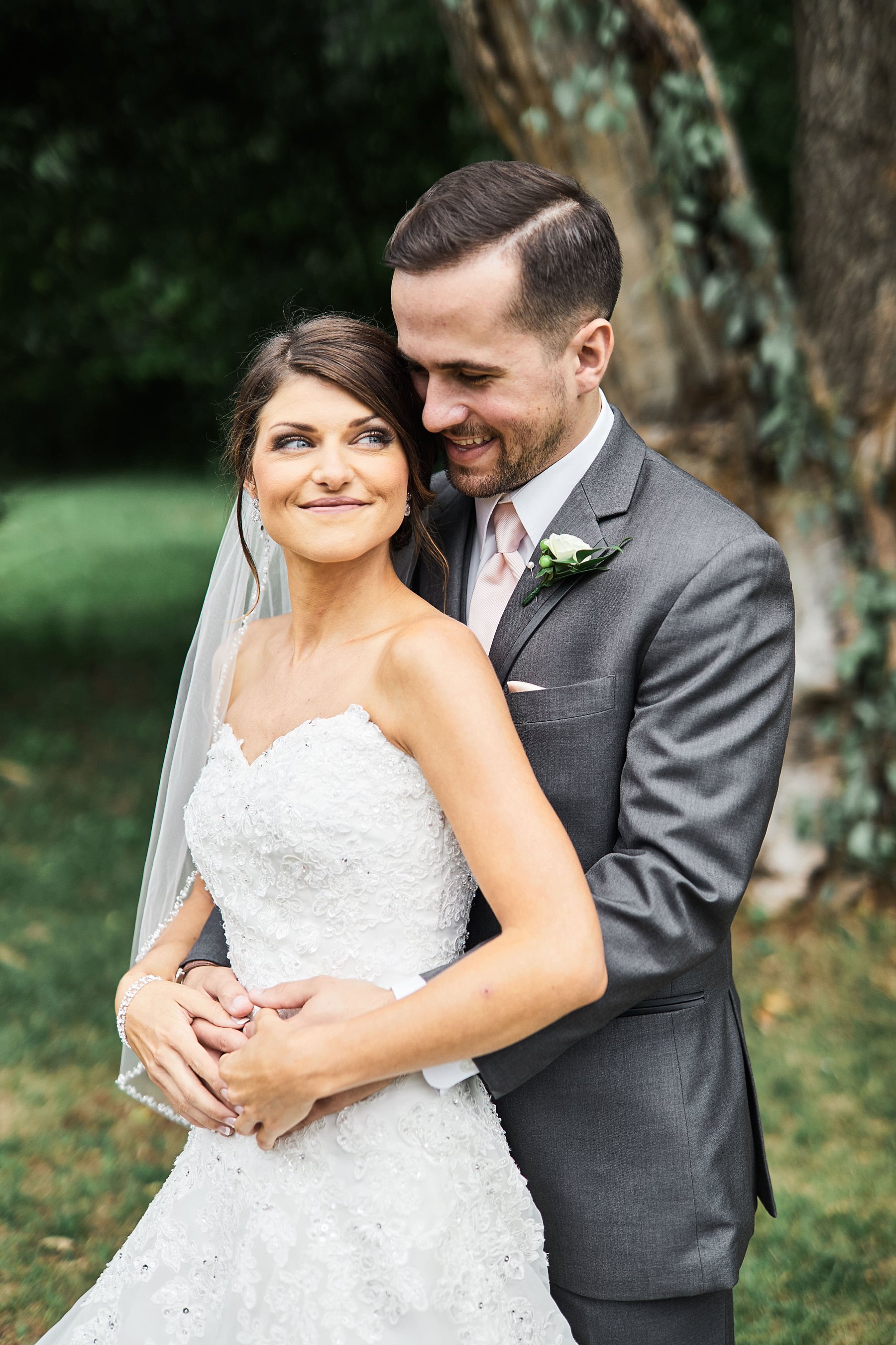 The-Historic-Hope-Glen-Farm-Wedding-Kelsi-Austin-Minnesota_1233.jpg