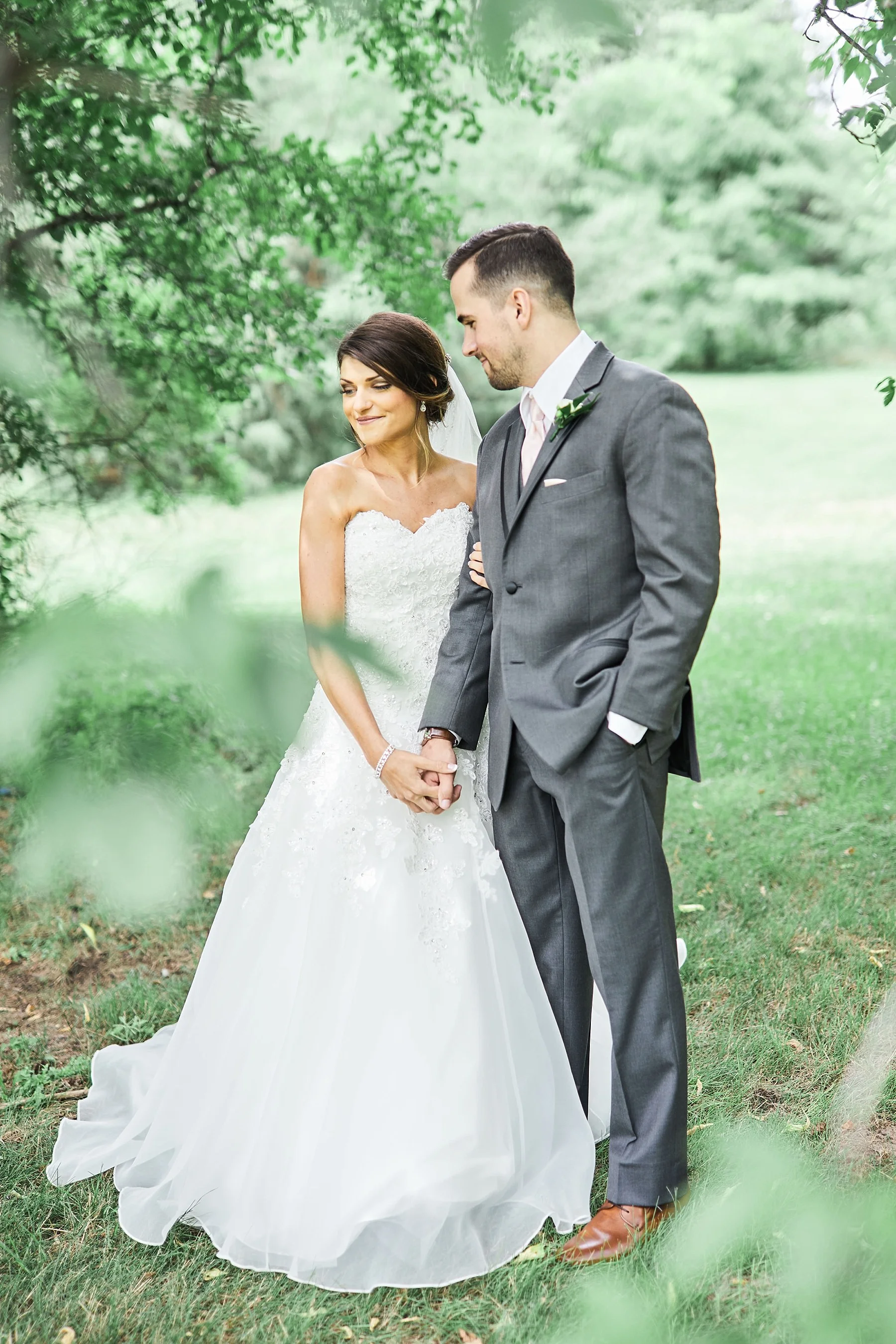 The-Historic-Hope-Glen-Farm-Wedding-Kelsi-Austin-Minnesota_1236.jpg