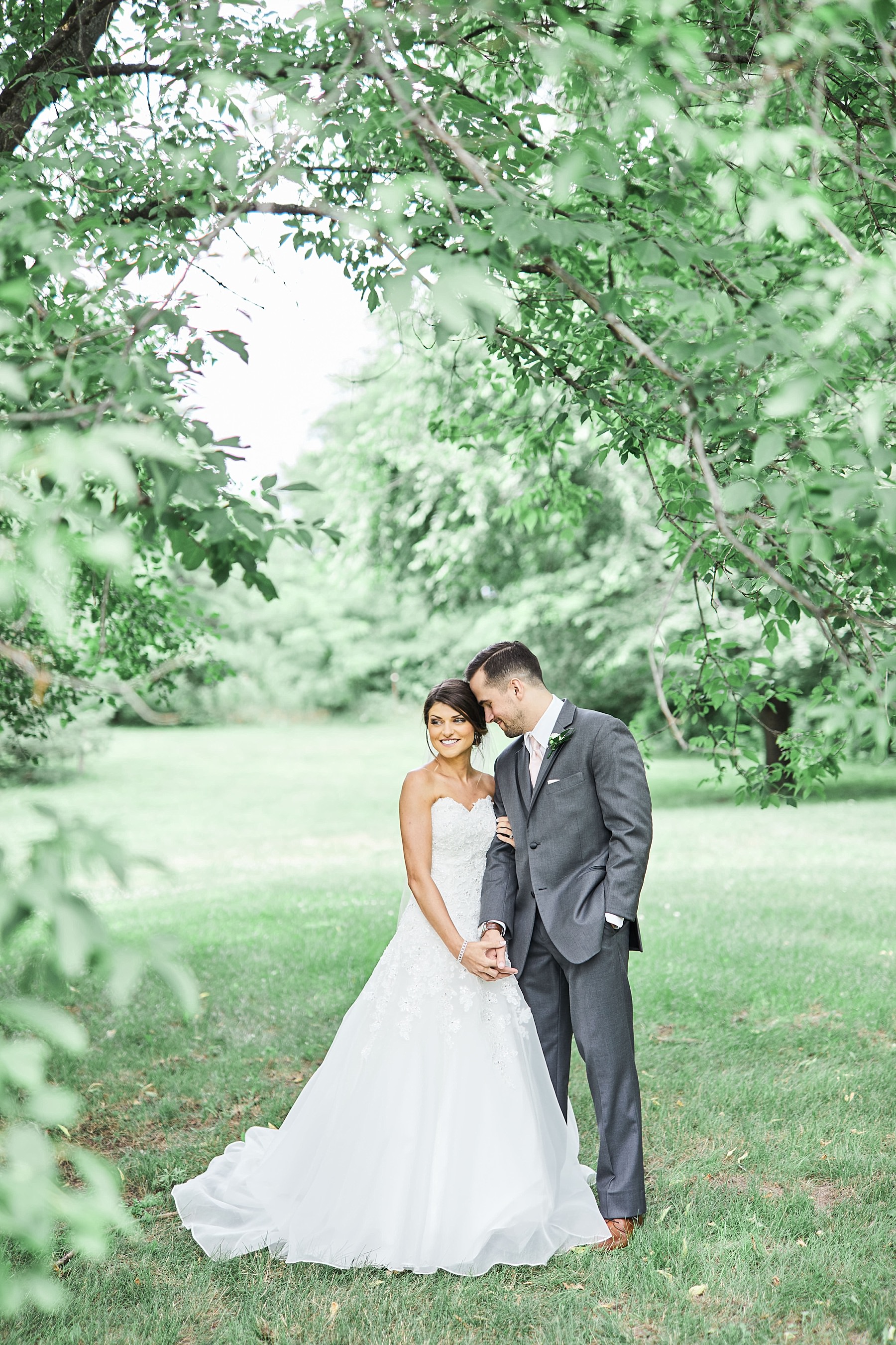 The-Historic-Hope-Glen-Farm-Wedding-Kelsi-Austin-Minnesota_1237.jpg