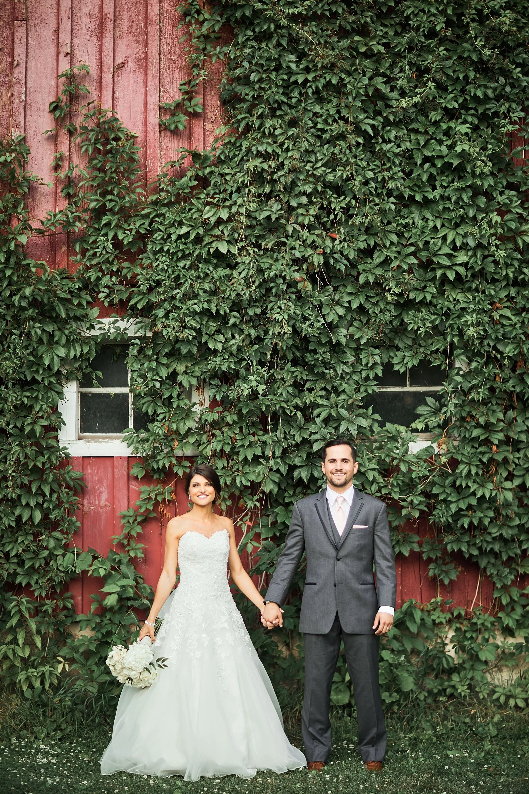 The-Historic-Hope-Glen-Farm-Wedding-Kelsi-Austin-Minnesota_1243.jpg